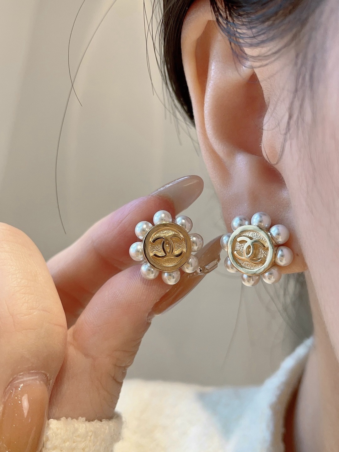 Chanel CH@NEL杠铃珠太阳花双C耳钉26P春夏最新款系列 vintage系列 越看越