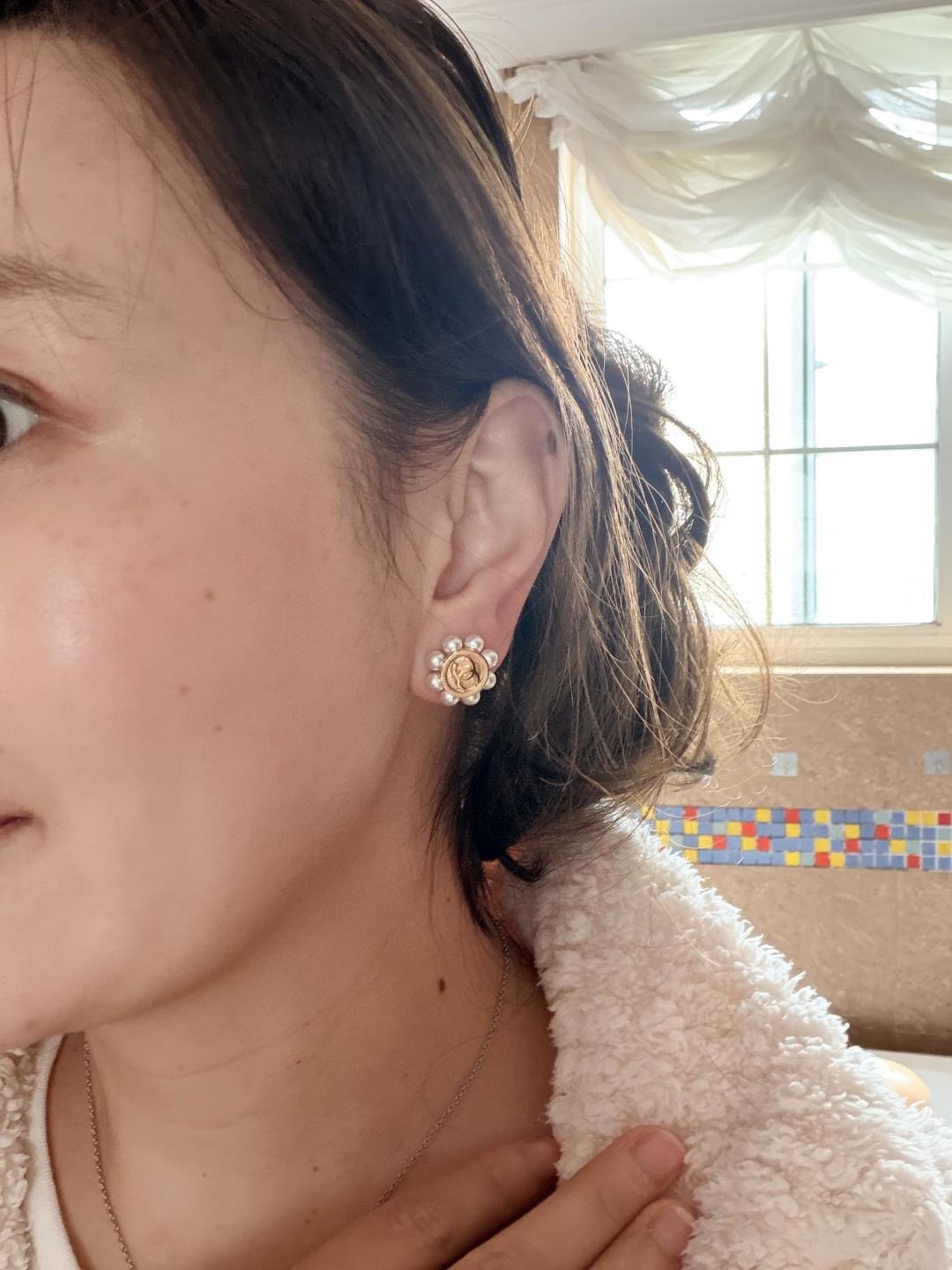Chanel CH@NEL杠铃珠太阳花双C耳钉26P春夏最新款系列 vintage系列 越看越