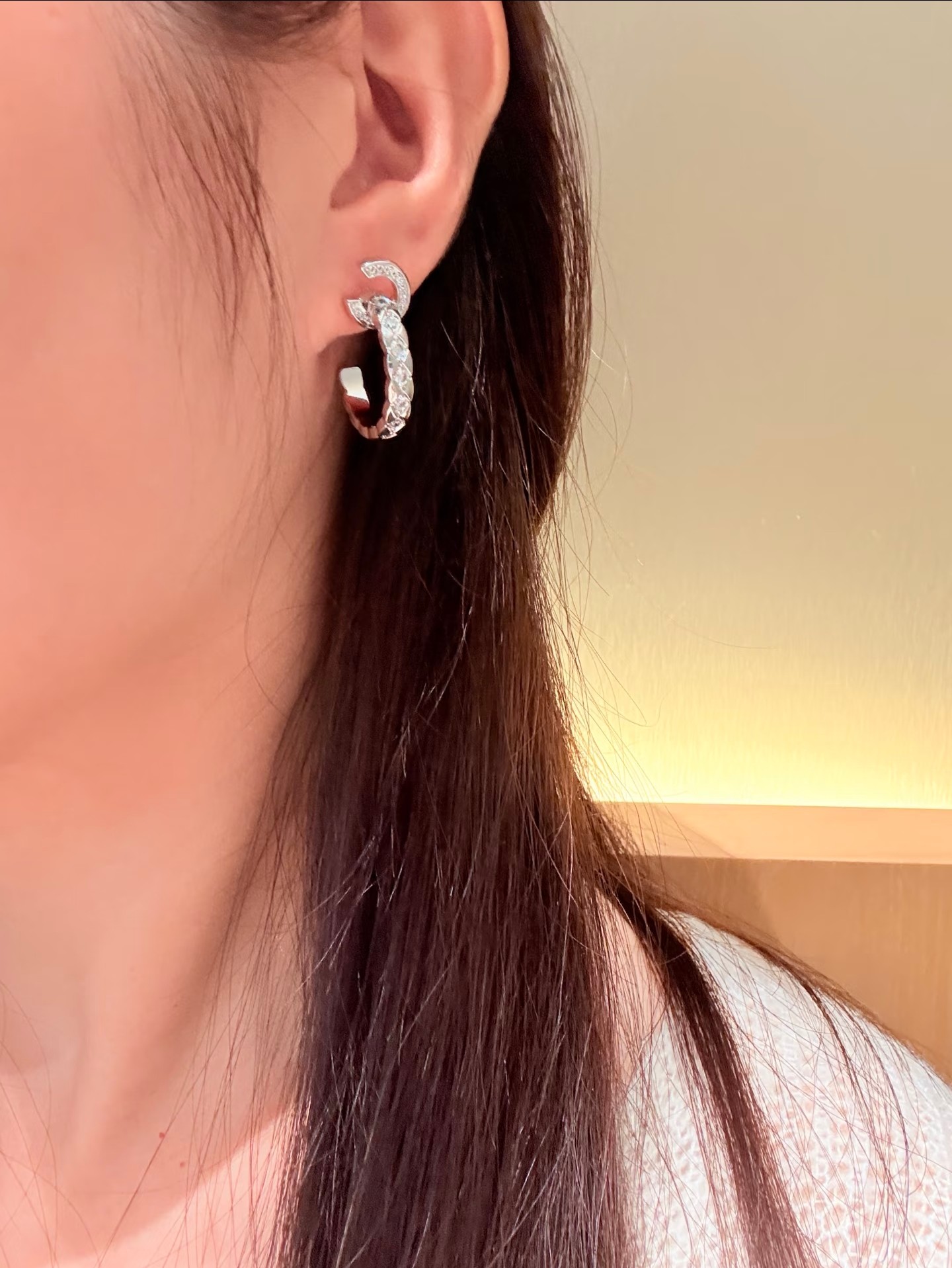Chanel 精工高版 CHANE*小香 coco菱格双C晶钻圆环耳钉 款