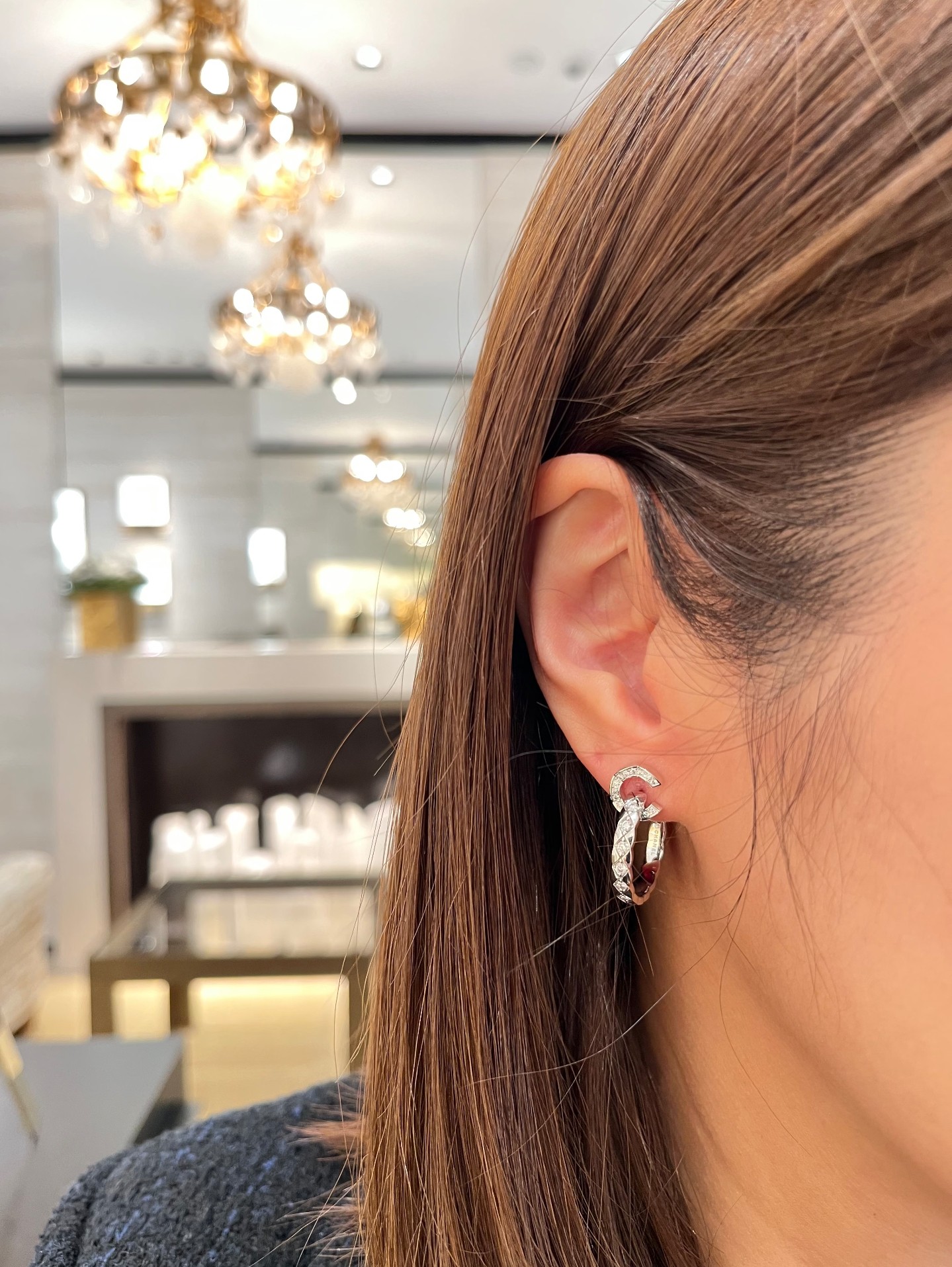 Chanel 精工高版 CHANE*小香 coco菱格双C晶钻圆环耳钉 款
