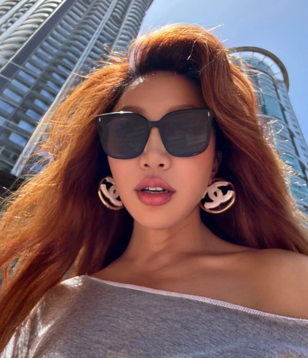 Chanel 超大号 新款CHANEL 香奈儿好品大号字母圆环耳环