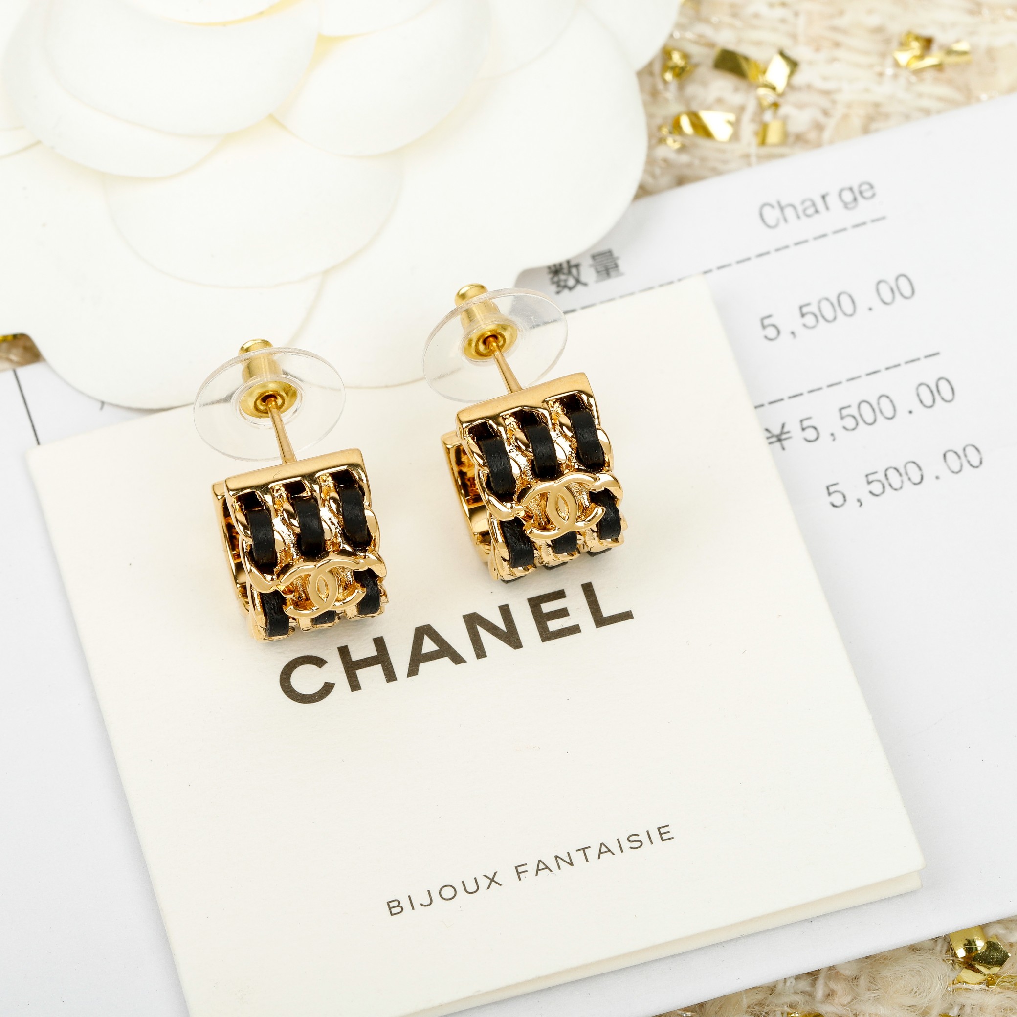 Chanel 香 黑色半圈穿皮精雕字母耳钉26P最新款 纯手工穿皮+满钻双c 五金链条纯手工抛光