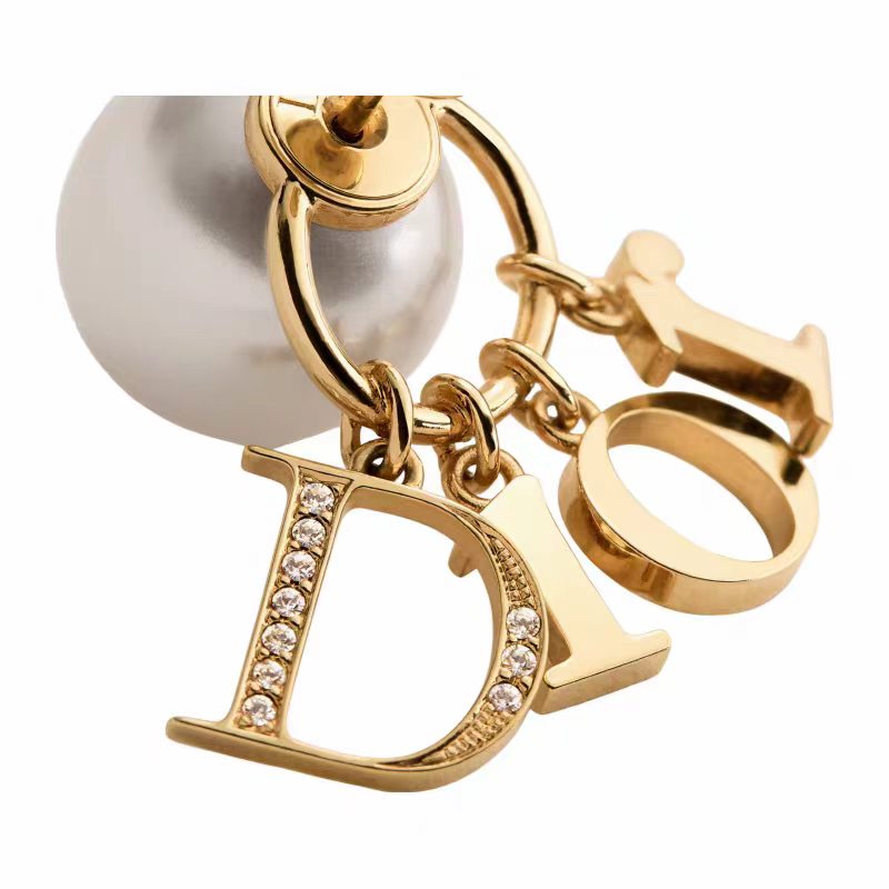 Dior Dior字母大小珍珠耳环 Dior 字母珍珠耳环 金属镀金+珍珠 搭配标志性"Dior"字母吊坠