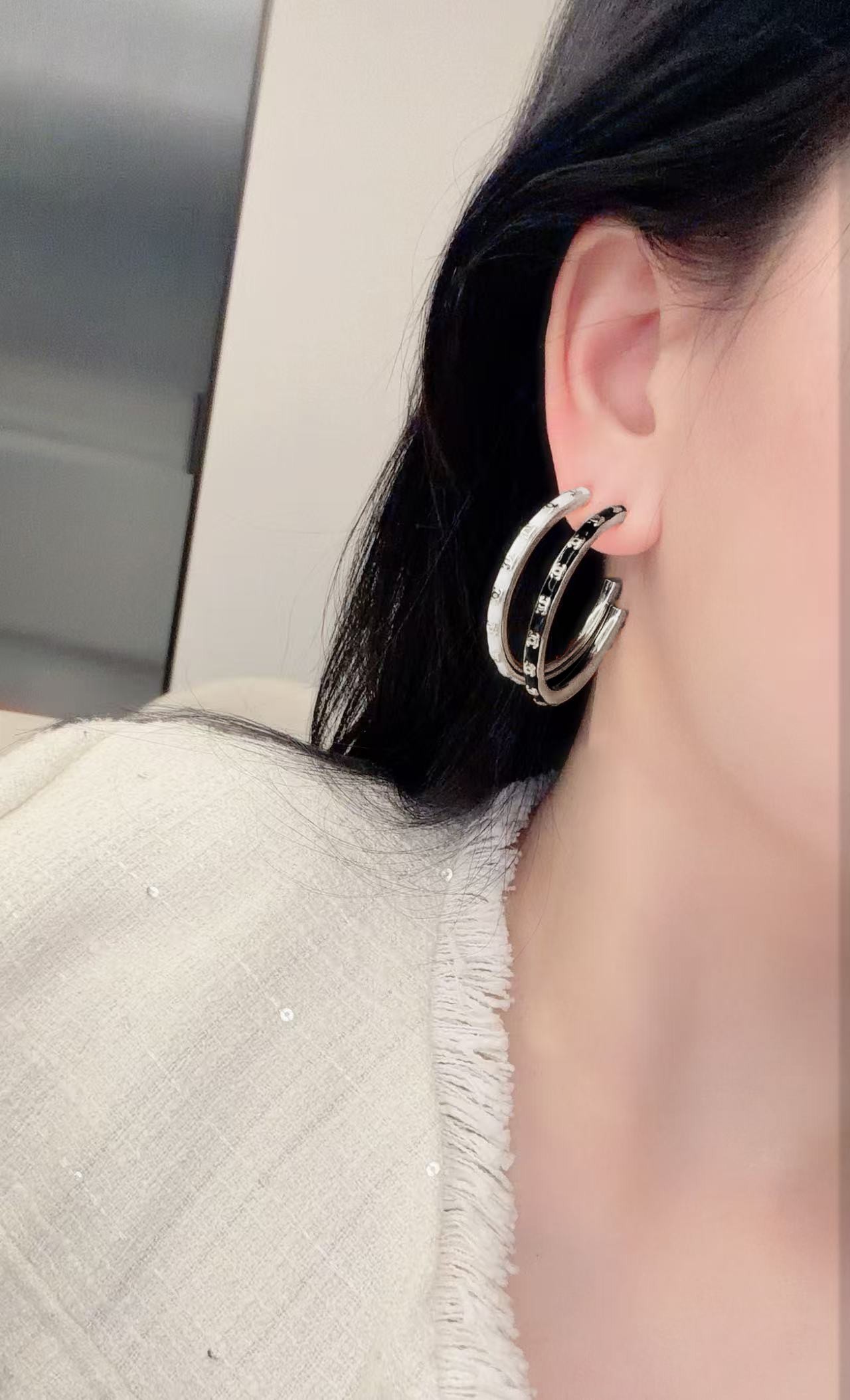 Chanel 卖疯了小香官网主推 精工版小香