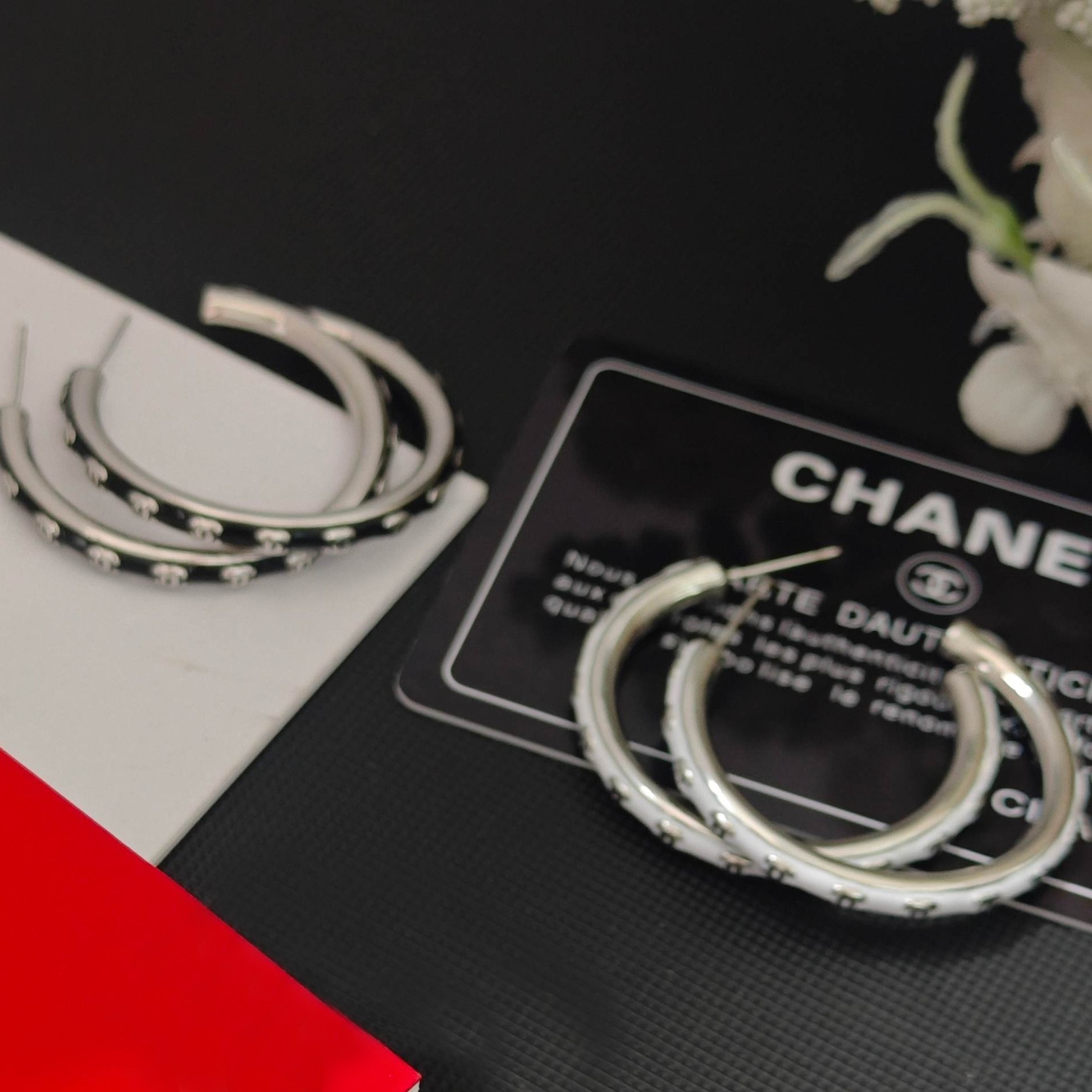 Chanel 卖疯了小香官网主推 精工版小香
