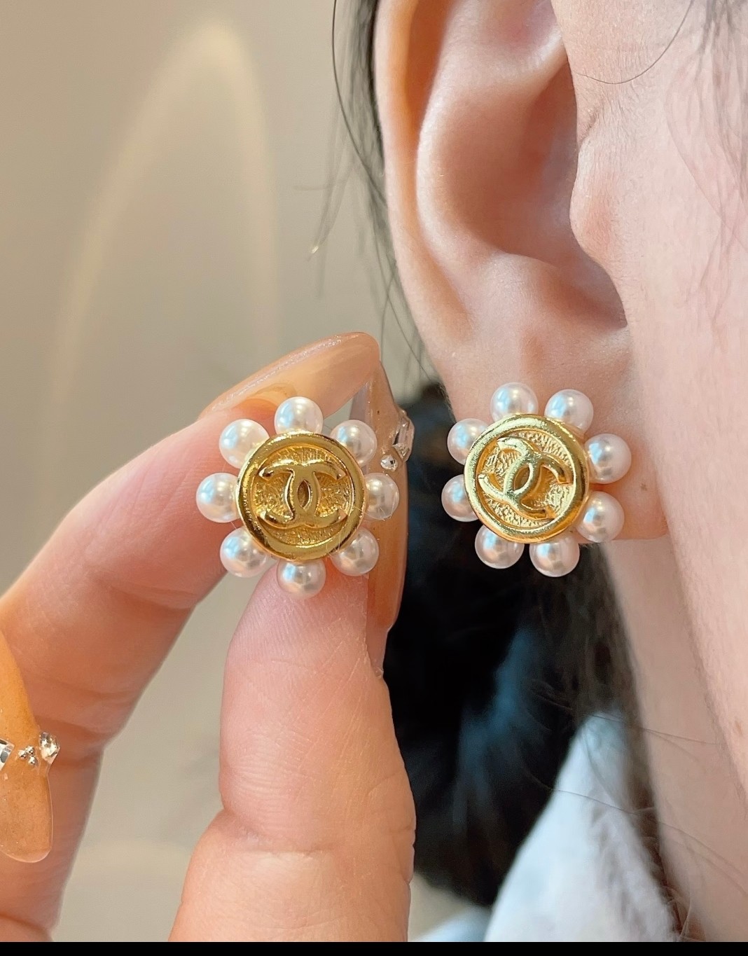 Chanel CH@NEL杠铃珠太阳花双C耳钉26P春夏最新款系列 vintage系列 越看越