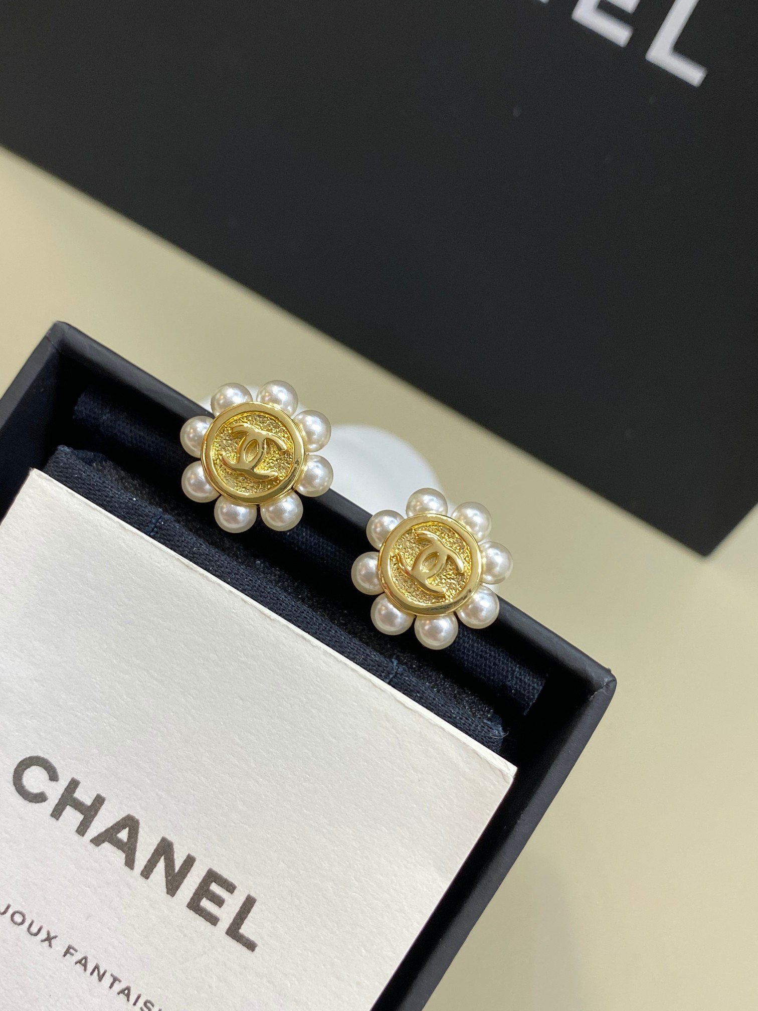 Chanel CH@NEL杠铃珠太阳花双C耳钉26P春夏最新款系列 vintage系列 越看越