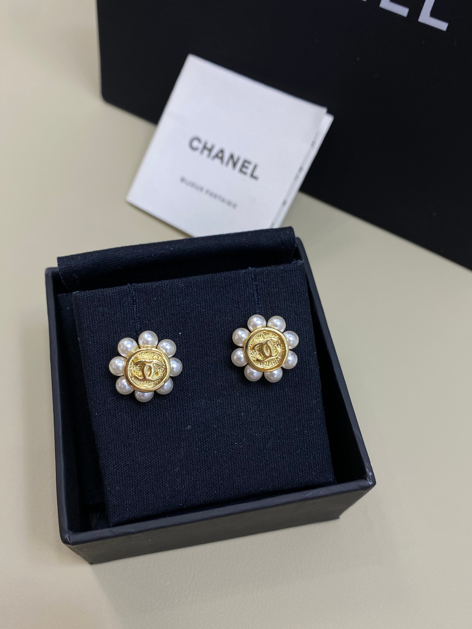 Chanel CH@NEL杠铃珠太阳花双C耳钉26P春夏最新款系列 vintage系列 越看越