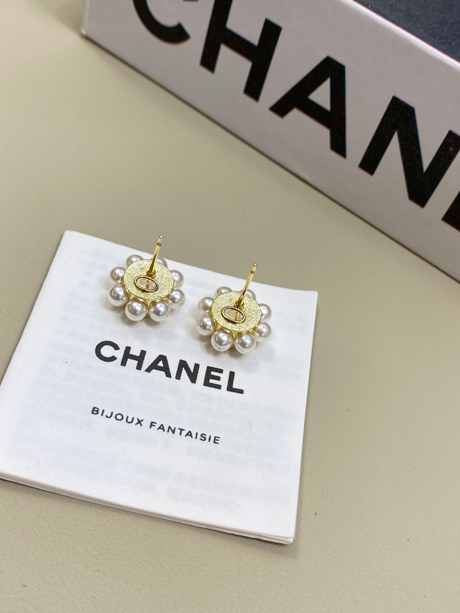 Chanel CH@NEL杠铃珠太阳花双C耳钉26P春夏最新款系列 vintage系列 越看越