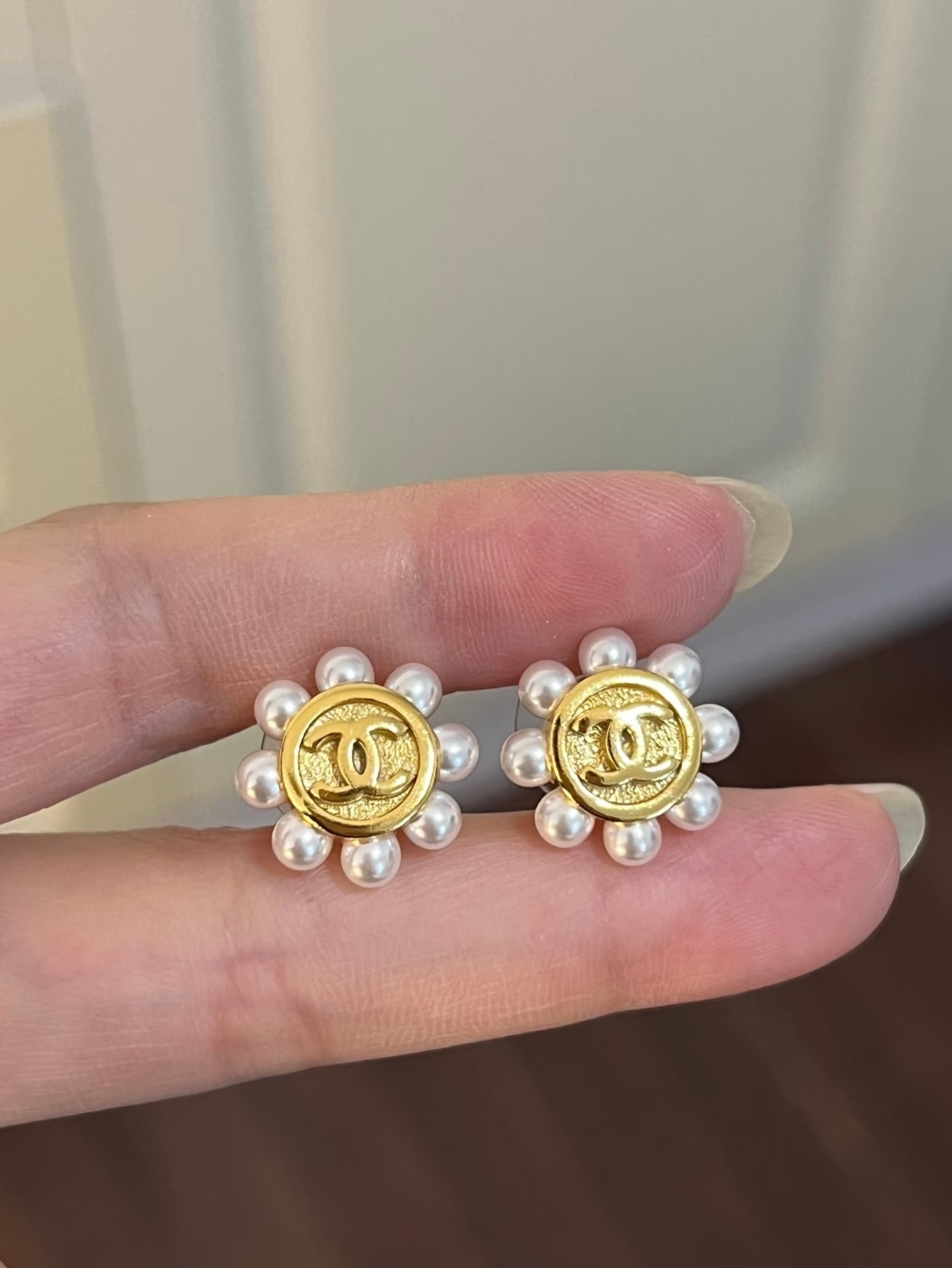 Chanel CH@NEL杠铃珠太阳花双C耳钉26P春夏最新款系列 vintage系列 越看越