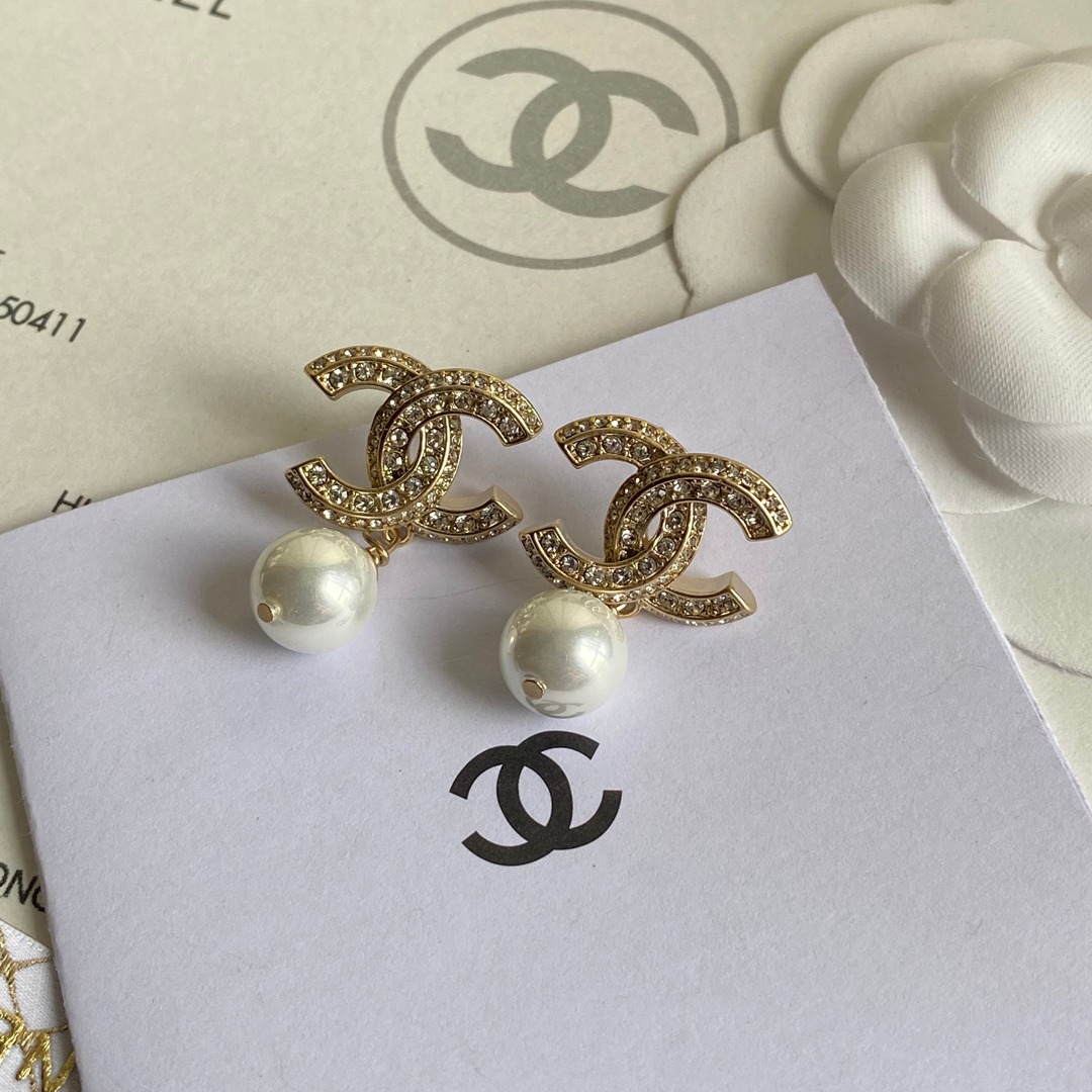 Chanel 小香流苏长款晶钻珍珠耳钉【非常classical的一个系列】真正的断货王