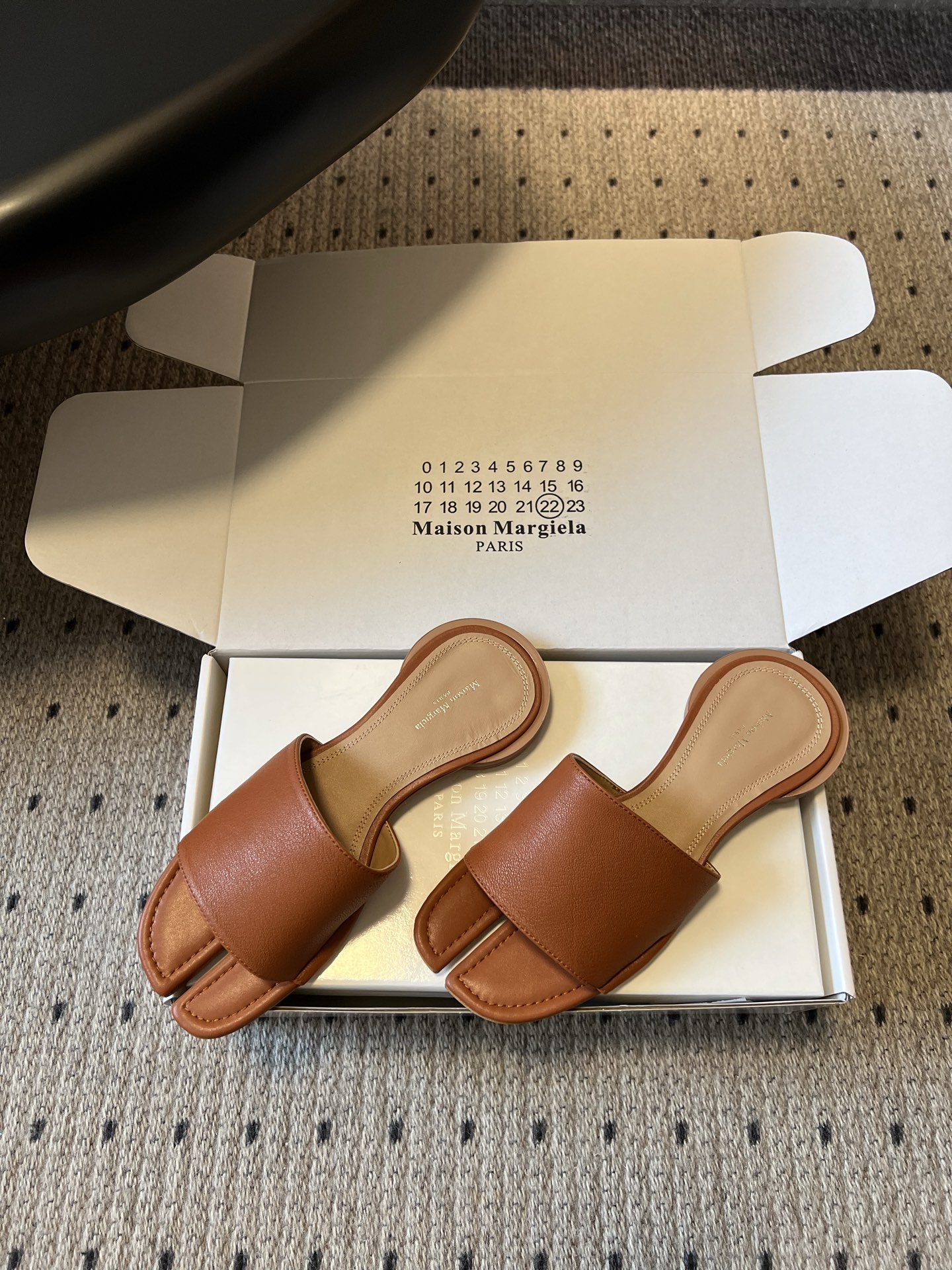 Maison Margiela Margiel*26SS 春夏新款分趾一字带平底凉拖
