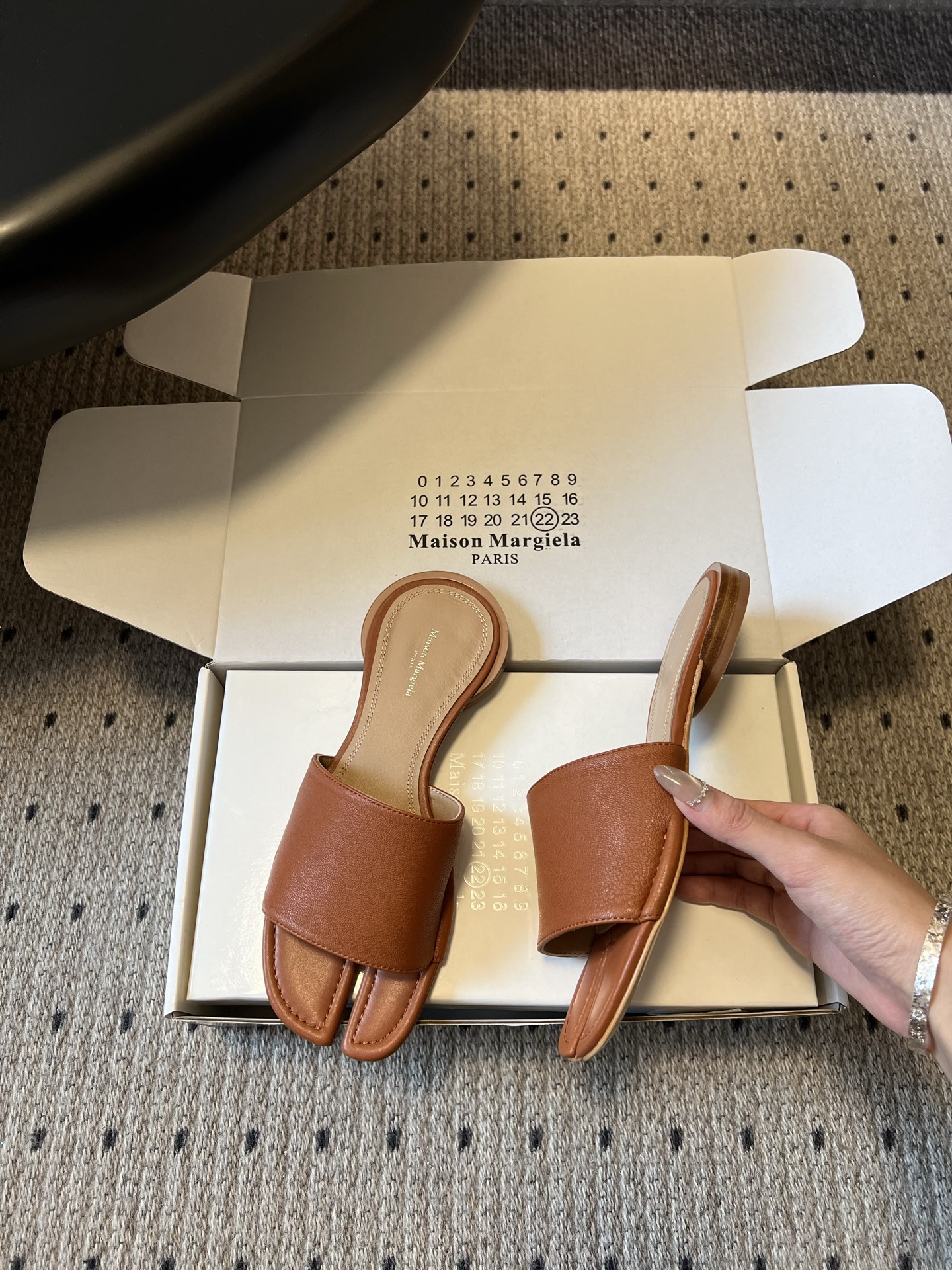 Maison Margiela Margiel*26SS 春夏新款分趾一字带平底凉拖
