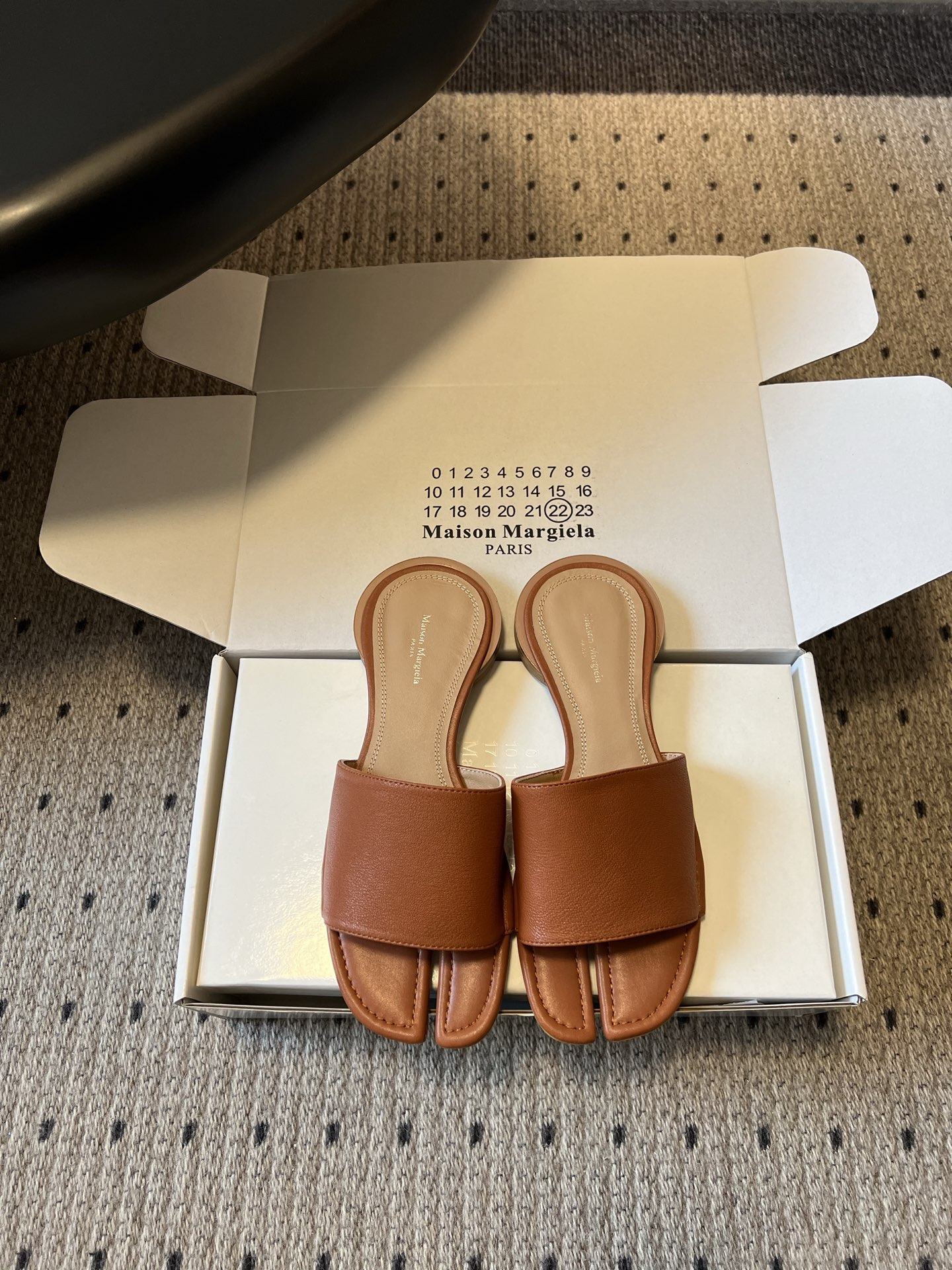 Maison Margiela Margiel*26SS 春夏新款分趾一字带平底凉拖