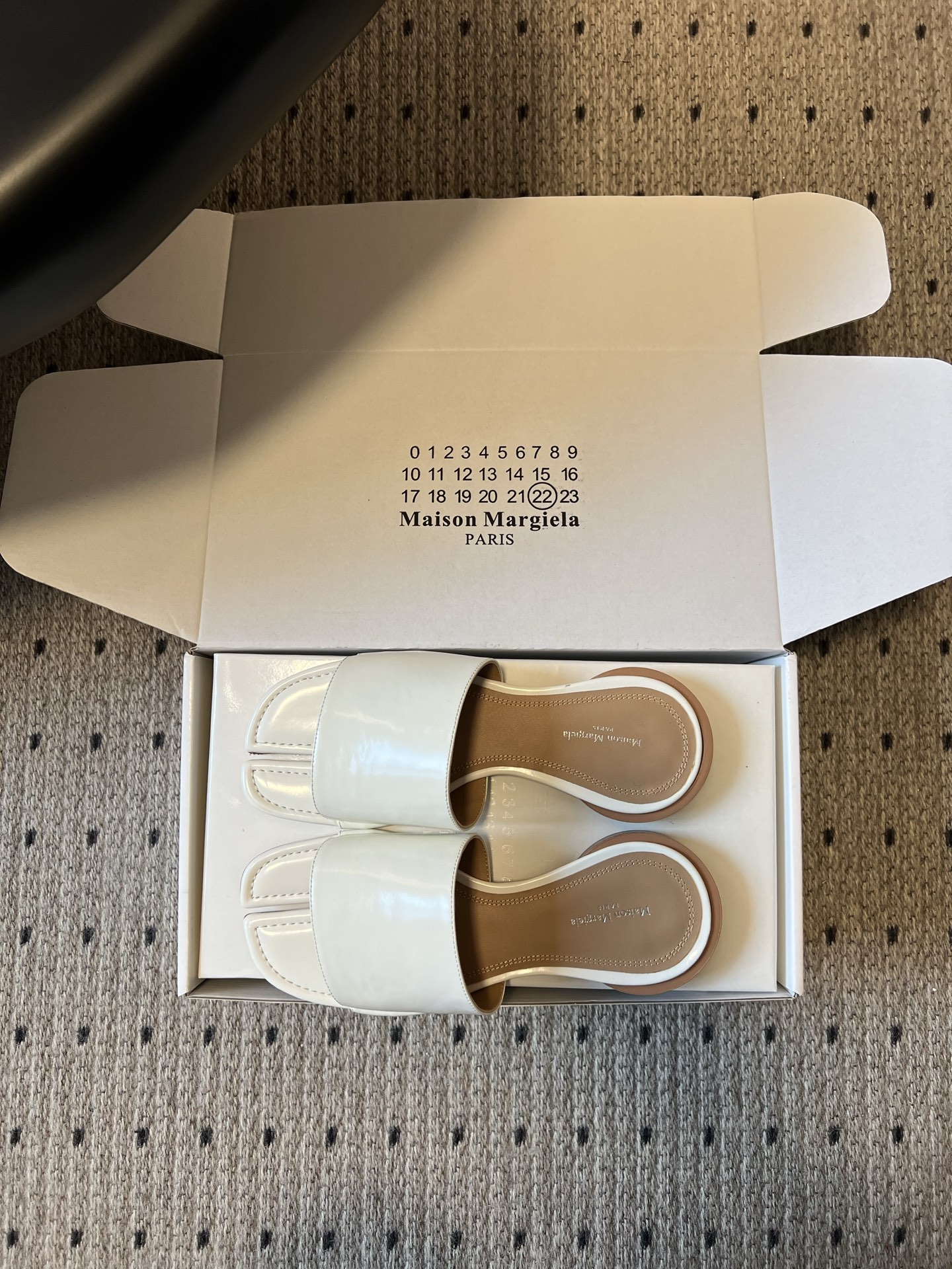 Maison Margiela Margiel*26SS 春夏新款分趾一字带平底凉拖