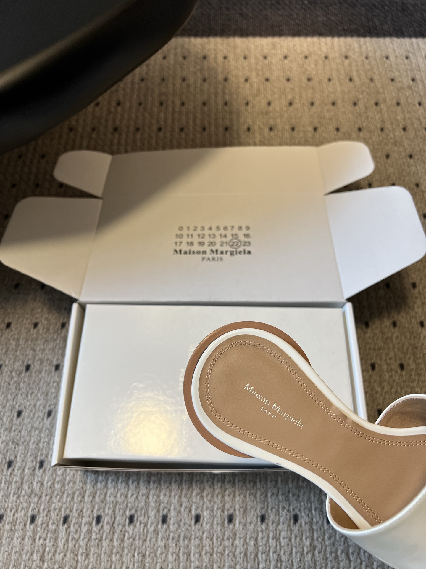 Maison Margiela Margiel*26SS 春夏新款分趾一字带平底凉拖