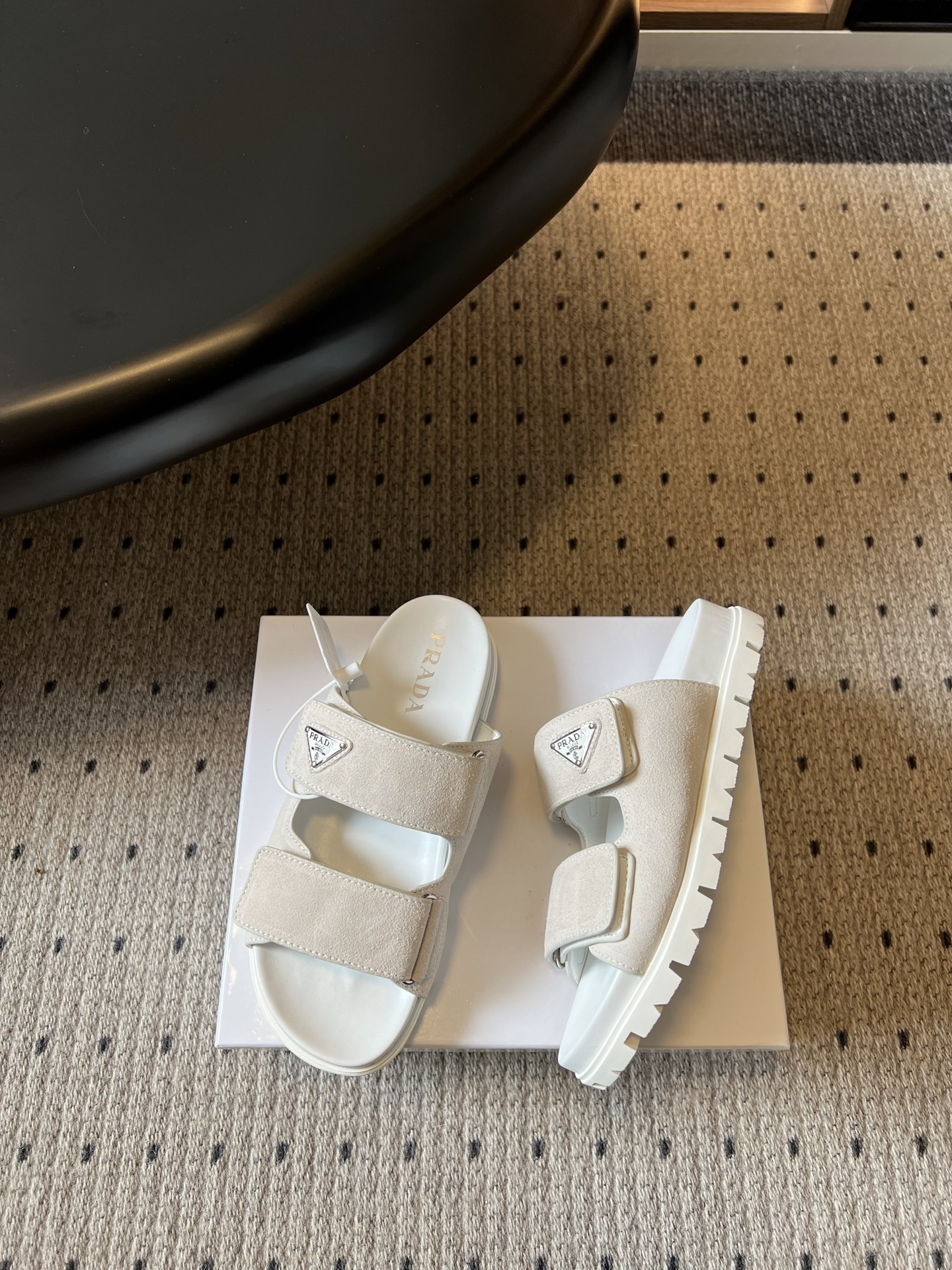 Prada Prad* 26ss 春夏新款双带魔术贴凉拖