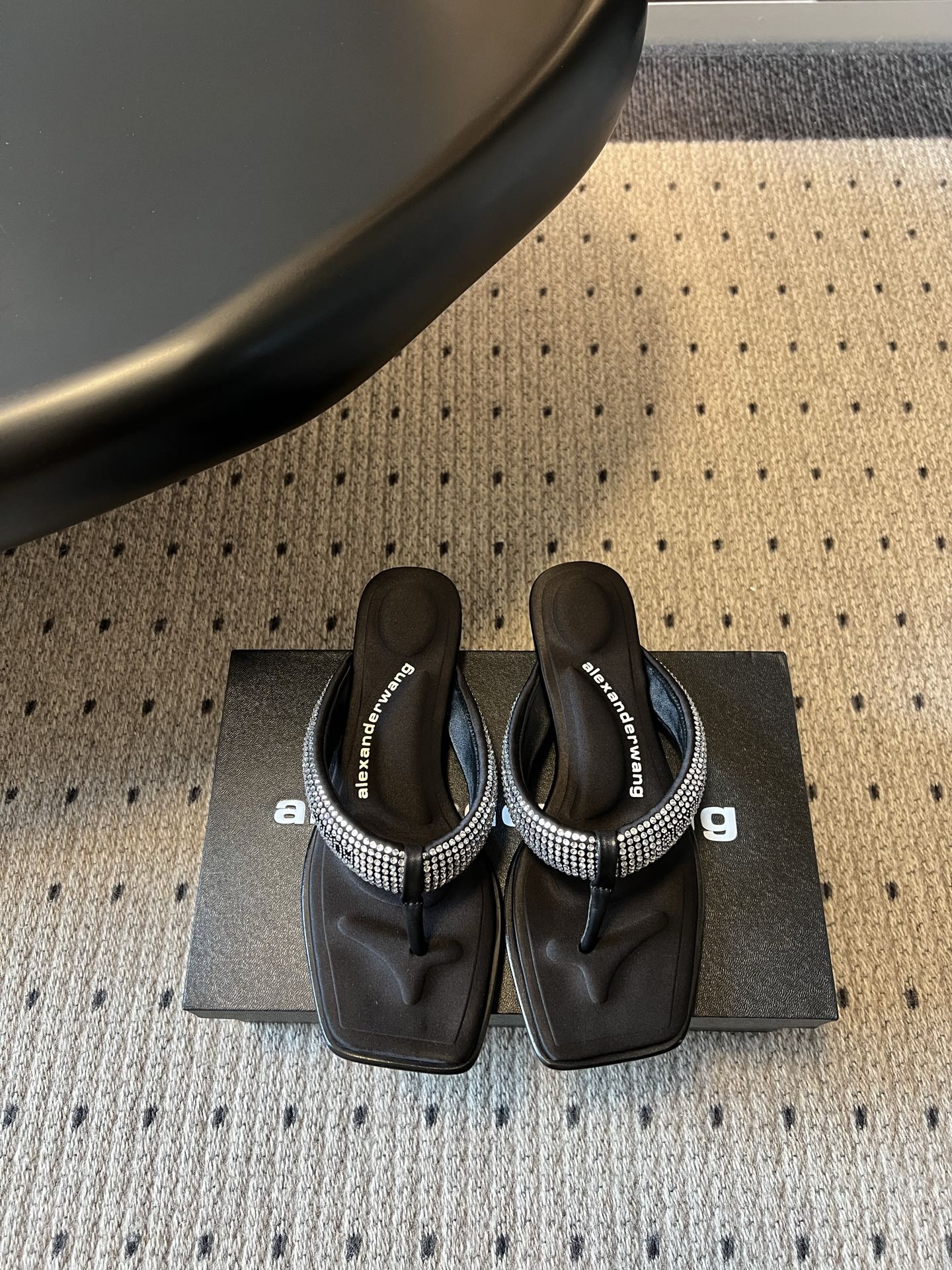 Alexander Wang Alexander Wan*26ss夏季新款水钻方头夹趾人字拖