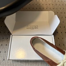 Maison Margiel*26ss夏季新款芭蕾德训鞋这款芭蕾风德训鞋,以品牌标志性的柔美元素为基底, Maison Margiel*26ss夏季新款芭蕾德训鞋这款芭蕾风德训鞋,以品牌标志性的柔美元素为基底,