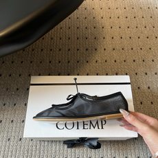 COTEM* 26ss春夏新款网纱水晶玛丽珍鞋这款网纱玛丽珍平底鞋,以品牌标志性的柔美元素为核心,将网纱 COTEM* 26ss春夏新款网纱水晶玛丽珍鞋这款网纱玛丽珍平底鞋,以品牌标志性的柔美元素为核心,将网纱
