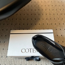 COTEM* 26ss春夏新款网纱水晶玛丽珍鞋这款网纱玛丽珍平底鞋,以品牌标志性的柔美元素为核心,将网纱 COTEM* 26ss春夏新款网纱水晶玛丽珍鞋这款网纱玛丽珍平底鞋,以品牌标志性的柔美元素为核心,将网纱