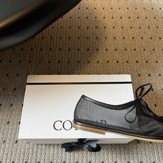 COTEM* 26ss春夏新款网纱水晶玛丽珍鞋这款网纱玛丽珍平底鞋,以品牌标志性的柔美元素为核心,将网纱 COTEM* 26ss春夏新款网纱水晶玛丽珍鞋这款网纱玛丽珍平底鞋,以品牌标志性的柔美元素为核心,将网纱