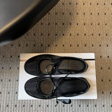 COTEM* 26ss春夏新款网纱水晶玛丽珍鞋这款网纱玛丽珍平底鞋,以品牌标志性的柔美元素为核心,将网纱 COTEM* 26ss春夏新款网纱水晶玛丽珍鞋这款网纱玛丽珍平底鞋,以品牌标志性的柔美元素为核心,将网纱