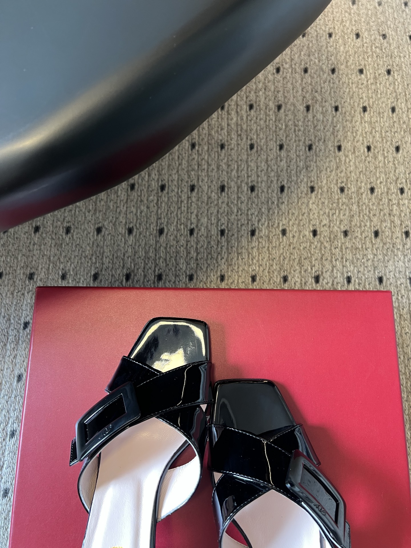 로저비비에 스퀘어 버클 크로스 스트랩 하이힐 샌들 99419 이미지 9
