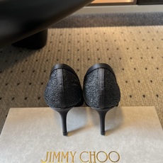 Jimmy Cho*夏季新款尖头高跟鞋鞋身的闪粉网纱纹理细腻柔和,搭配简约利落的鞋型,自带高级氛围感,能 Jimmy Cho*夏季新款尖头高跟鞋鞋身的闪粉网纱纹理细腻柔和,搭配简约利落的鞋型,自带高级氛围感,能