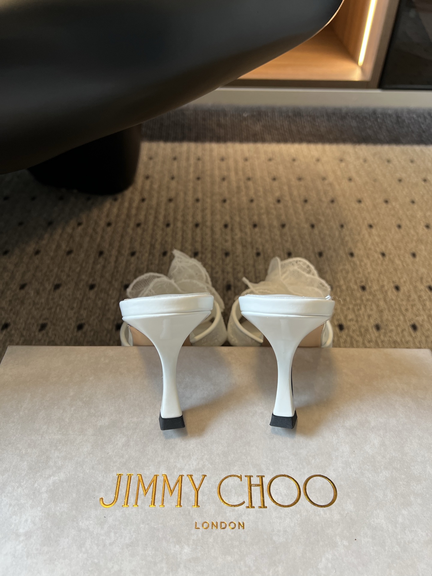 지미추 레이스 장미 장식 스퀘어토 하이힐 샌들 105619 이미지 9