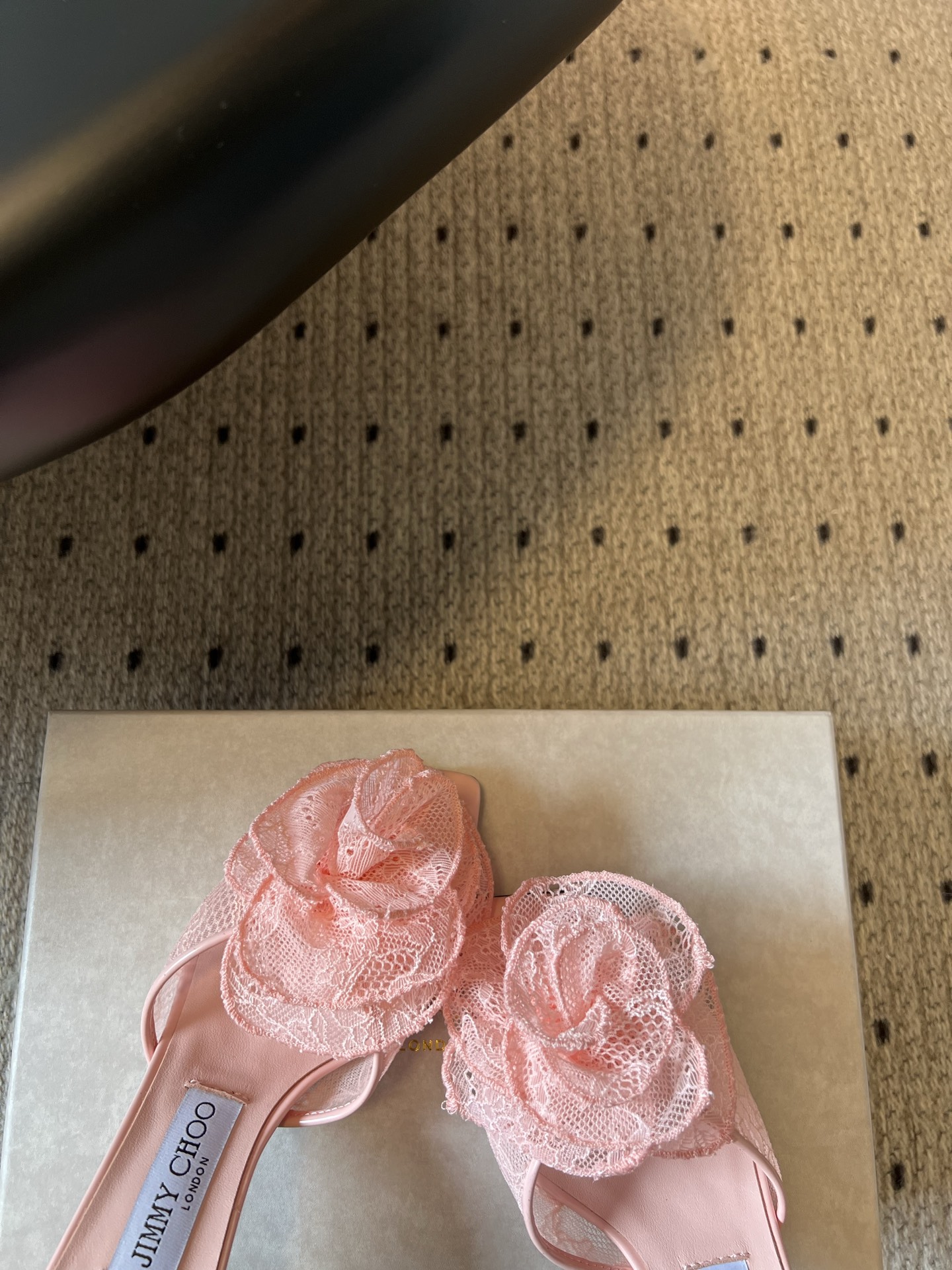 지미추 레이스 장미 장식 스퀘어 토 하이힐 샌들 105618 이미지 9