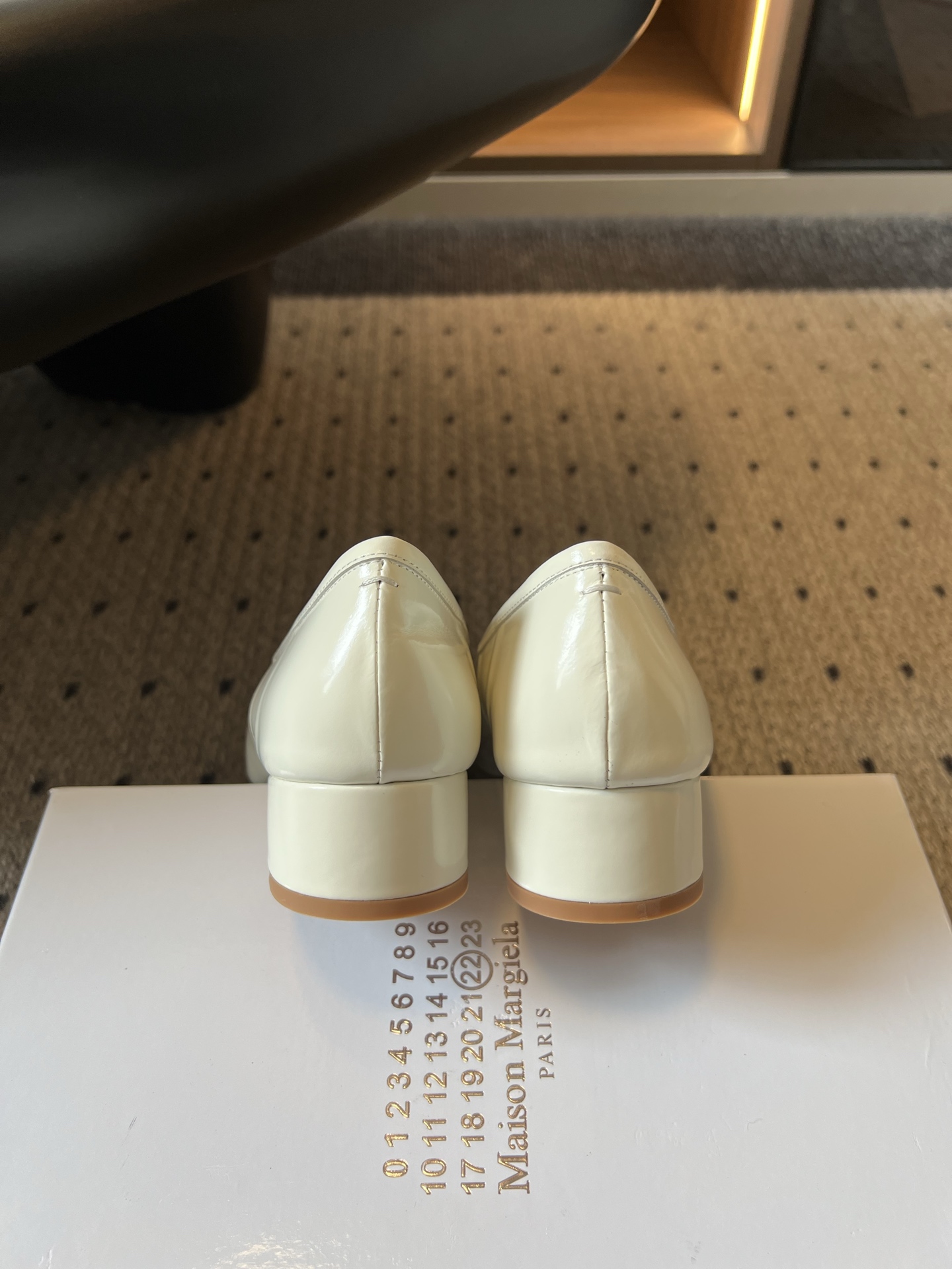 마르지엘라 스플릿토 로우힐 발레 슈즈 105358 이미지 9