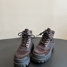 男款+20 Balenciag*26ss夏季新款复古马丁靴 自带复古滤镜的磨砂麂皮拼接材质,厚底工装靴型超有质感,上脚就 男款+20 Balenciag*26ss夏季新款复古马丁靴 自带复古滤镜的磨砂麂皮拼接材质,厚底工装靴型超有质感,上脚就