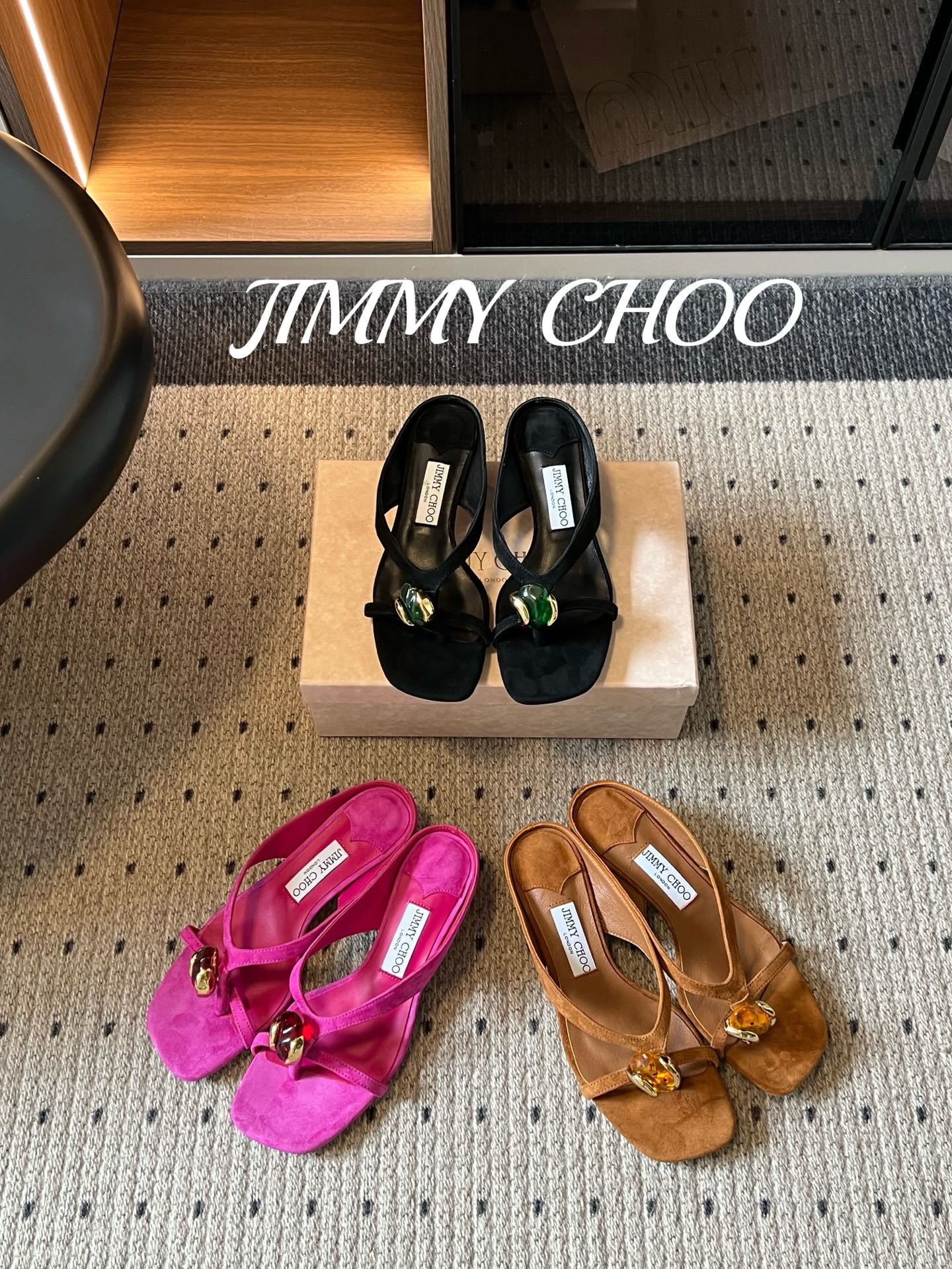 G102@ Jimmy Cho*26ss夏季新款彩宝夹趾猫跟凉拖 这款夹趾高跟凉拖凭借精致彩宝配饰打造轻奢氛围感,方头搭 G102@ Jimmy Cho*26ss夏季新款彩宝夹趾猫跟凉拖 这款夹趾高跟凉拖凭借精致彩宝配饰打造轻奢氛围感,方头搭