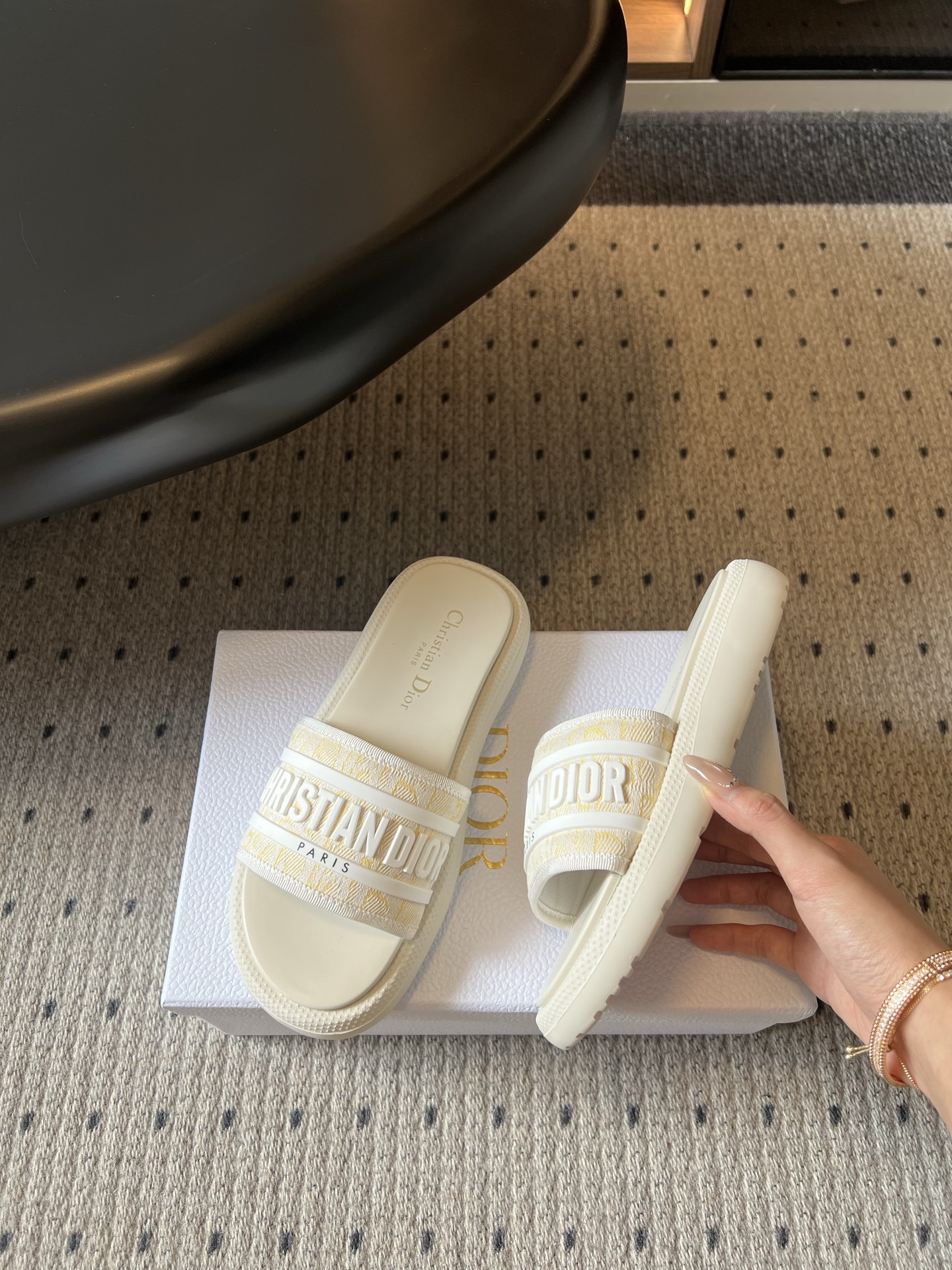 디올 신발 129586 Dior Shoes 썸네일 이미지