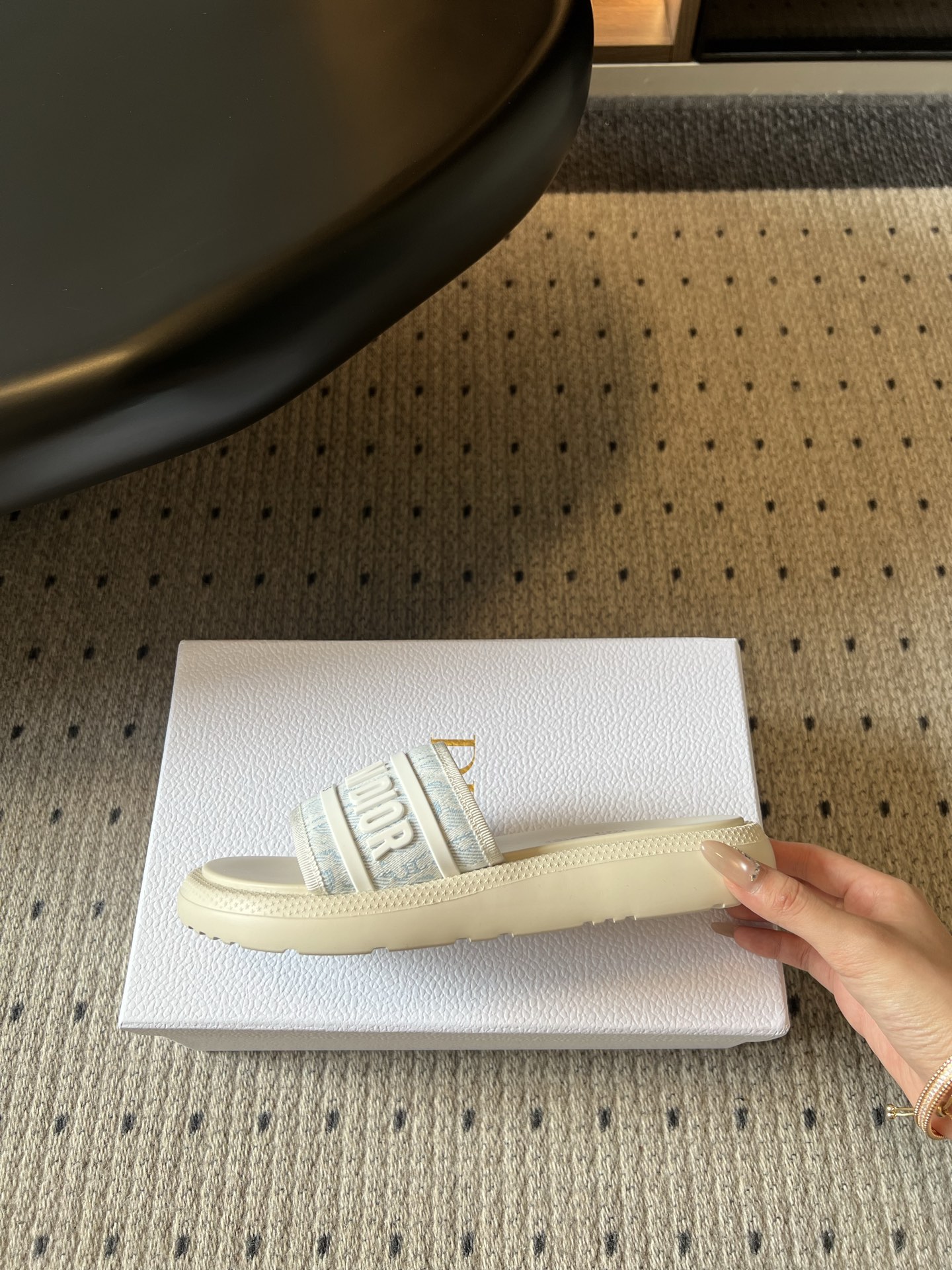 디올 신발 129584 Dior Shoes 썸네일 이미지