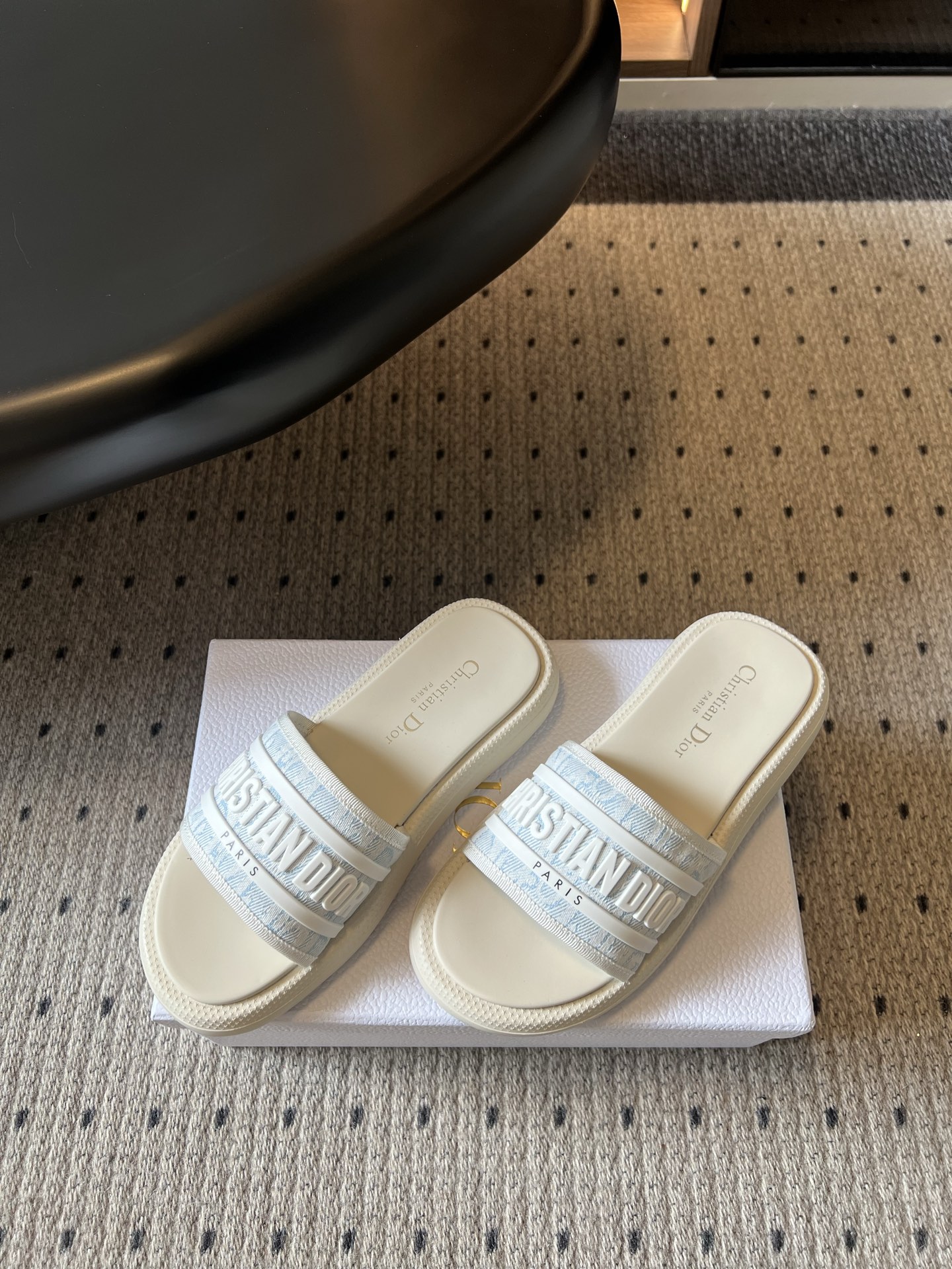 디올 신발 129584 Dior Shoes 썸네일 이미지