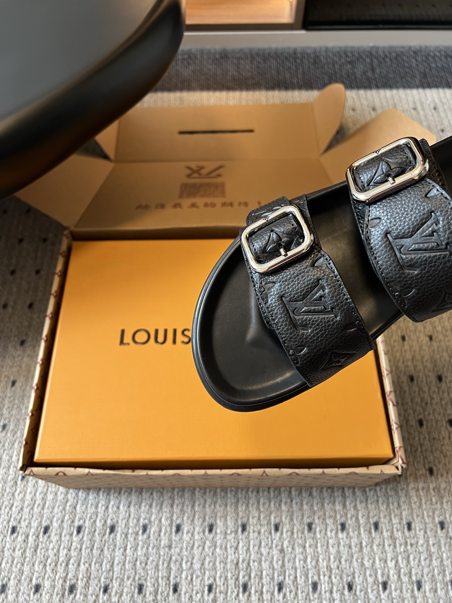 루이비통 신발 129528 Louis Vuitton Shoes 썸네일 이미지