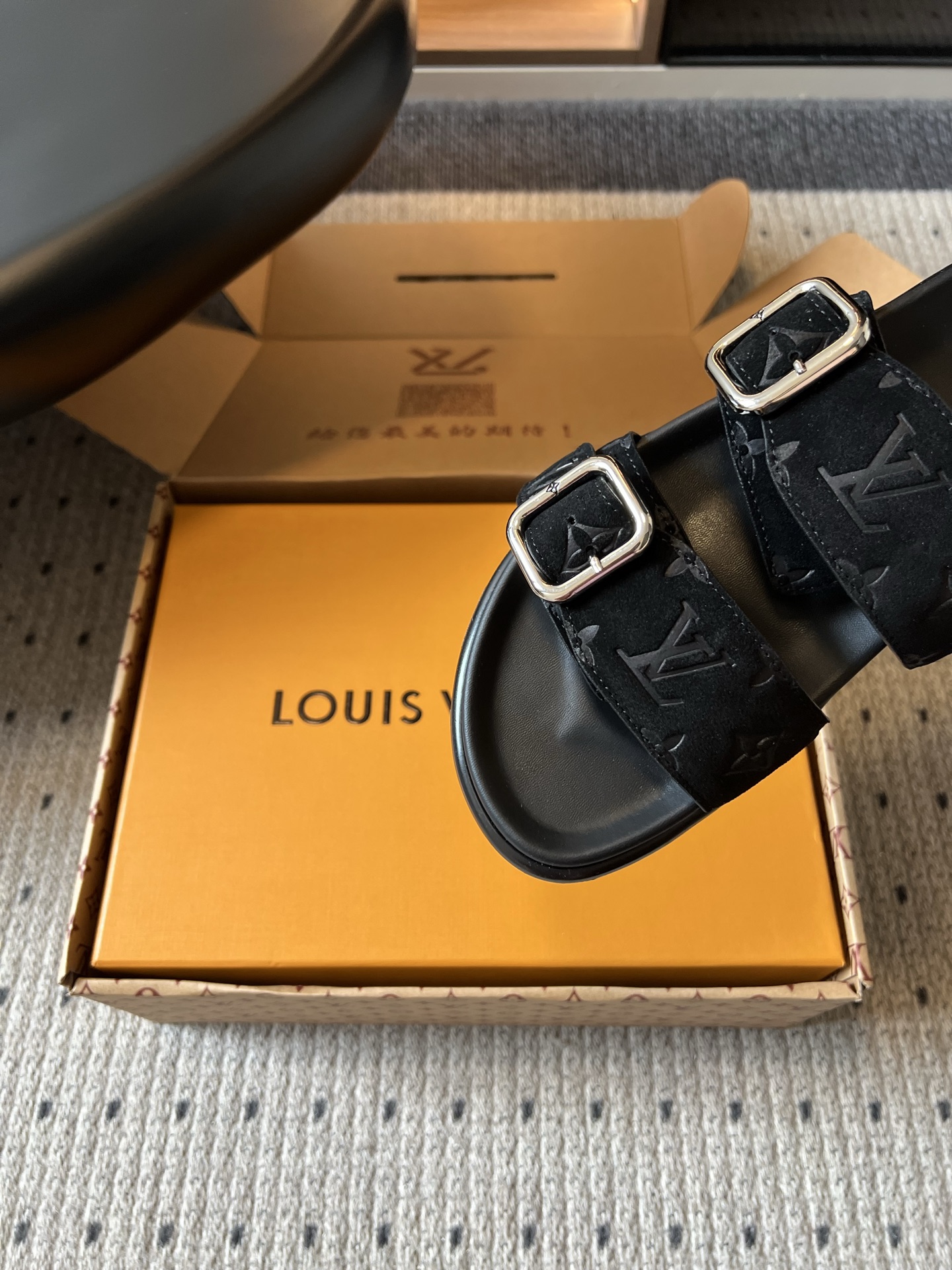 루이비통 신발 129527 Louis Vuitton Shoes 썸네일 이미지