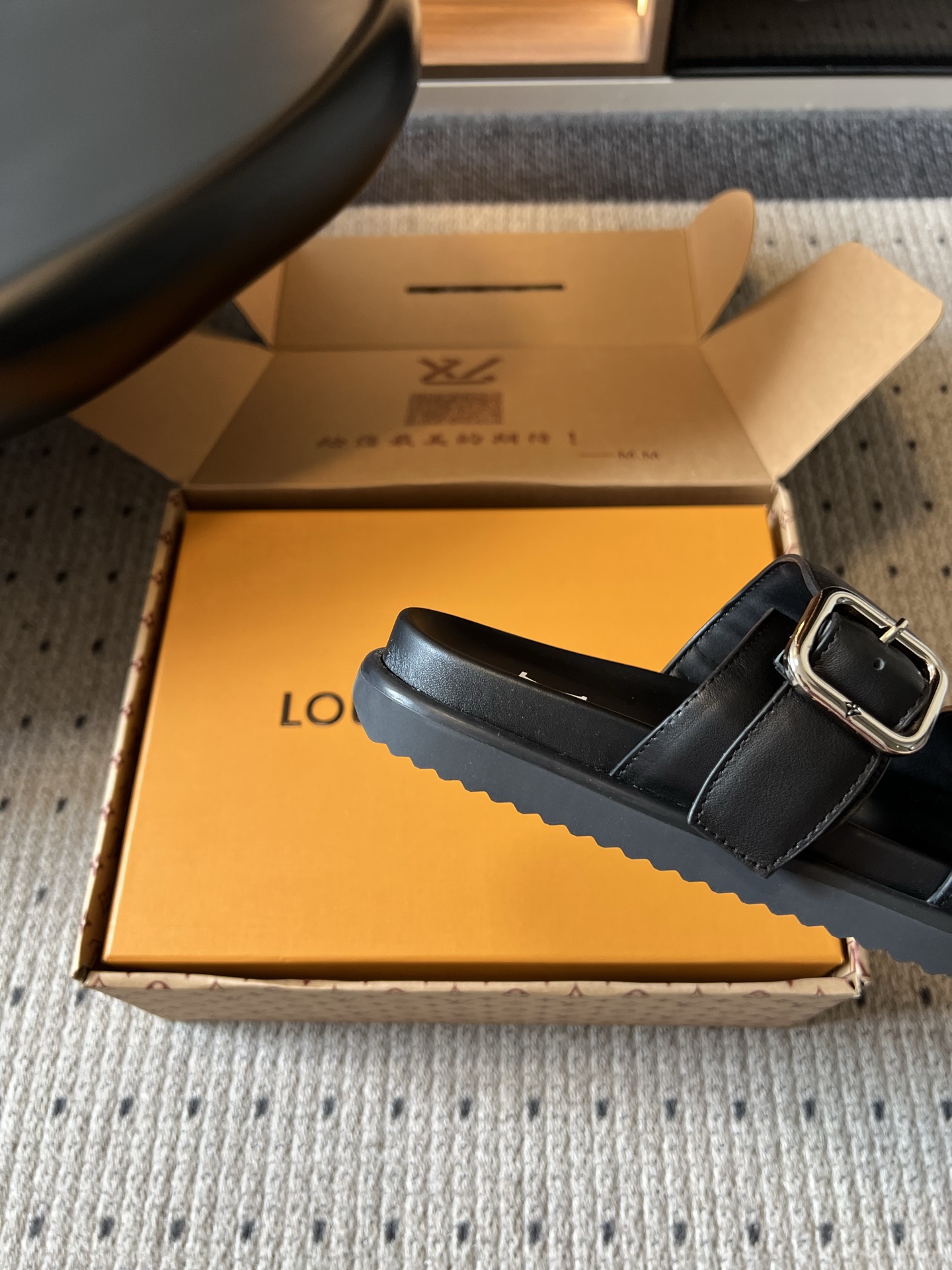 루이비통 신발 129525 Louis Vuitton Shoes 썸네일 이미지