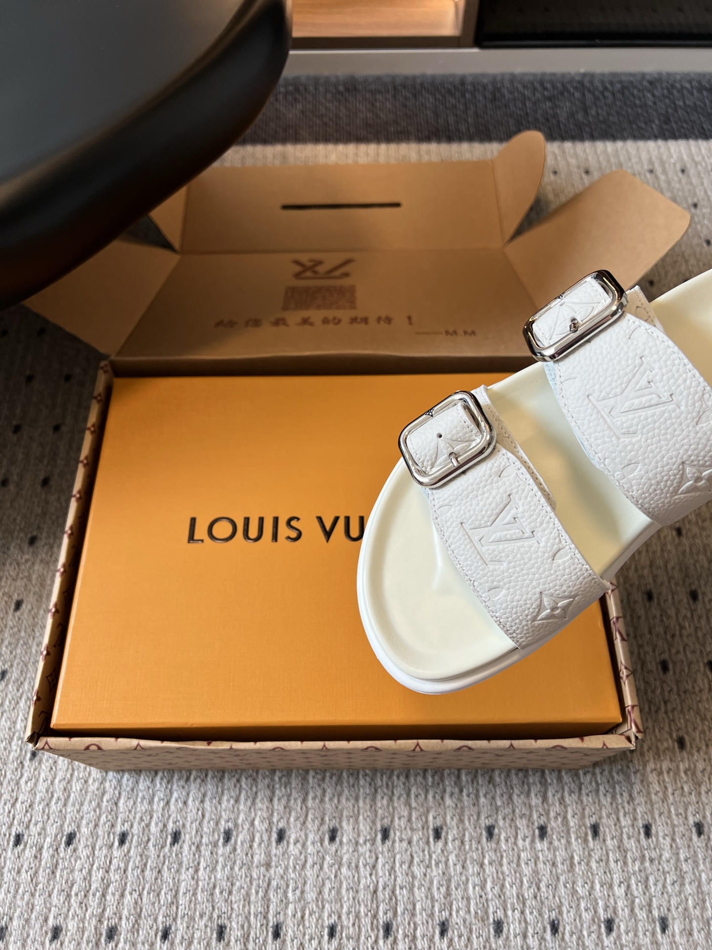 루이비통 신발 129523 Louis Vuitton Shoes 썸네일 이미지