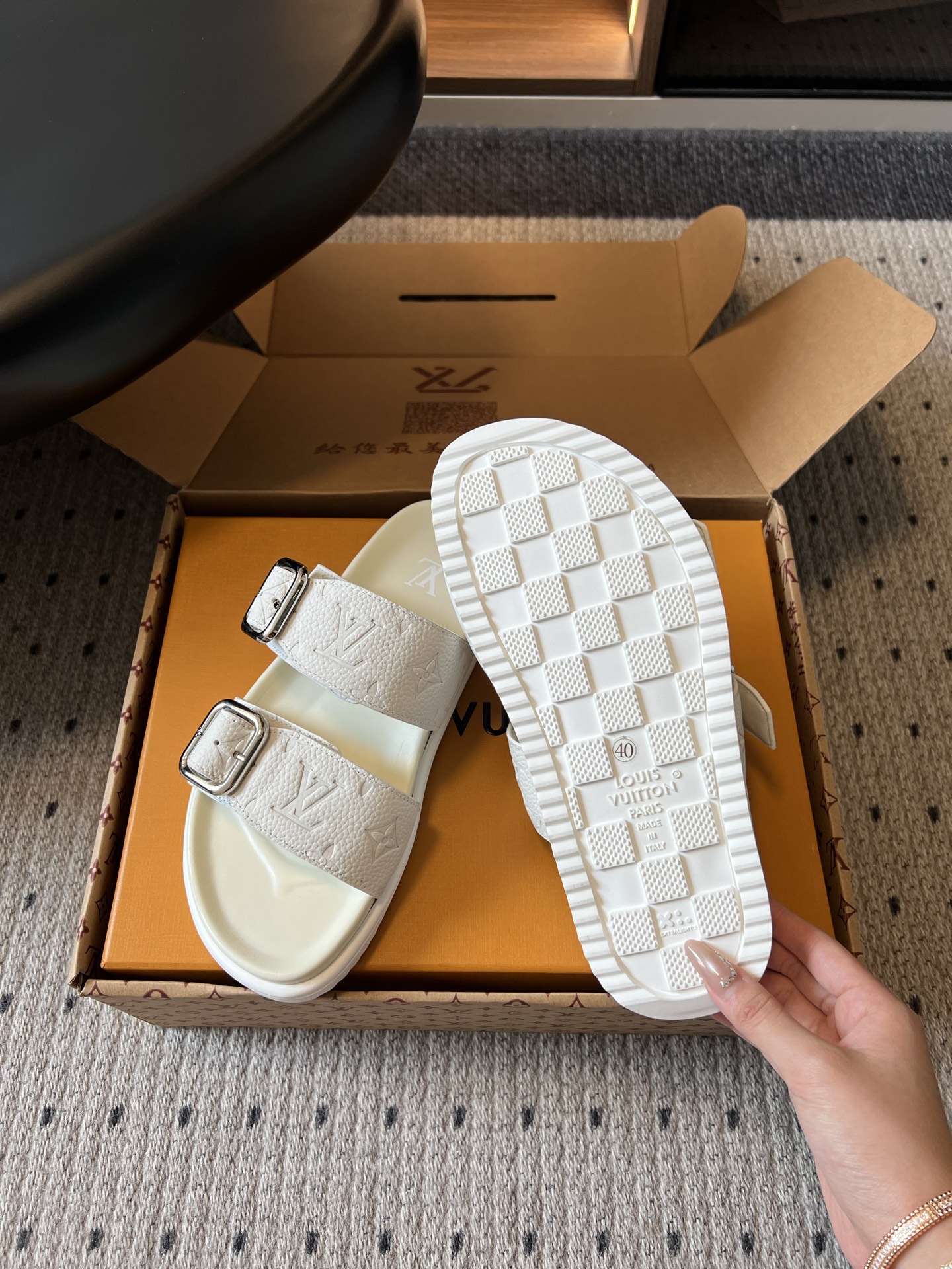 루이비통 신발 129523 Louis Vuitton Shoes 썸네일 이미지