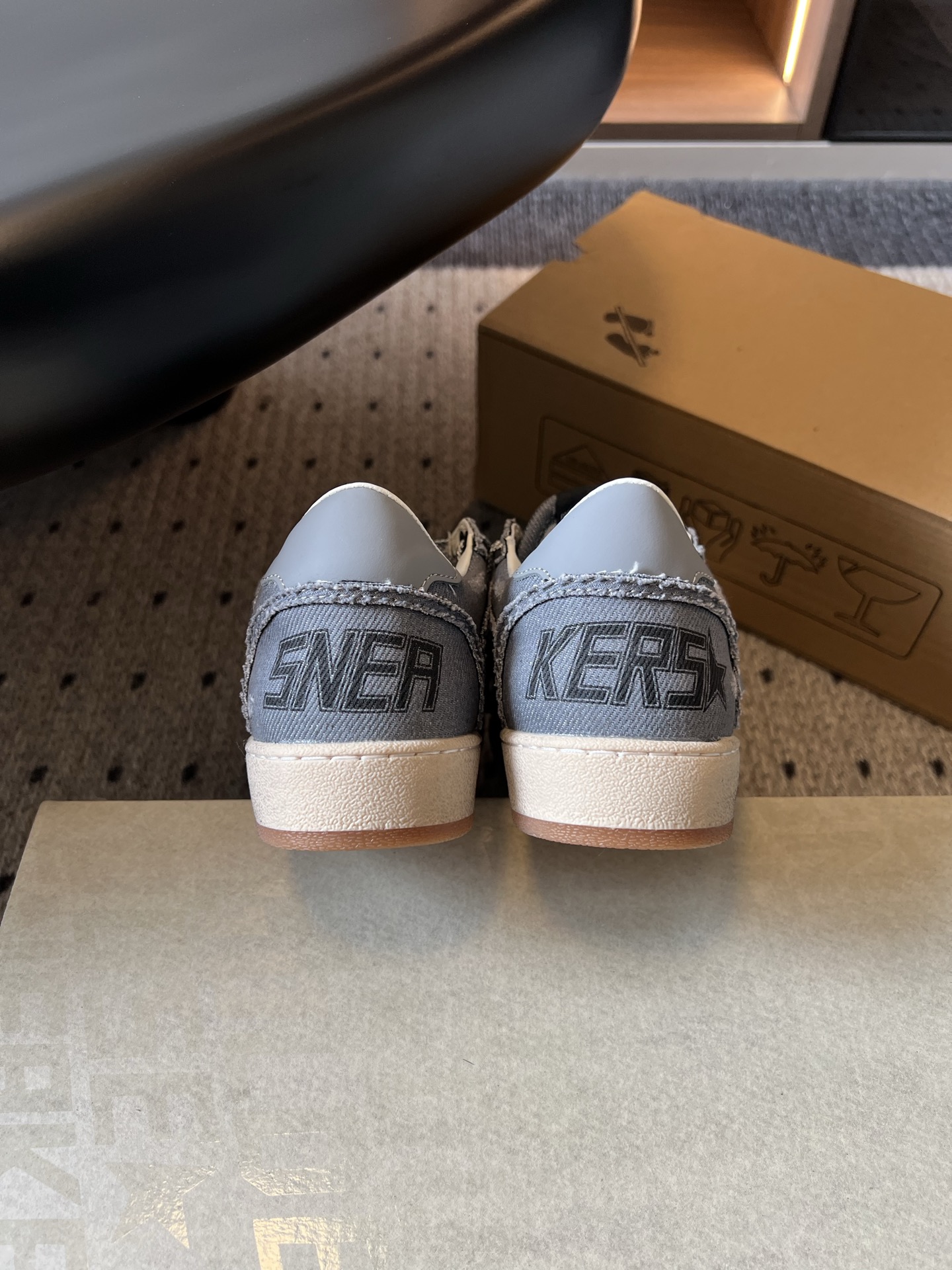 골든구스 신발 129532 Golden Goose Shoes 썸네일 이미지