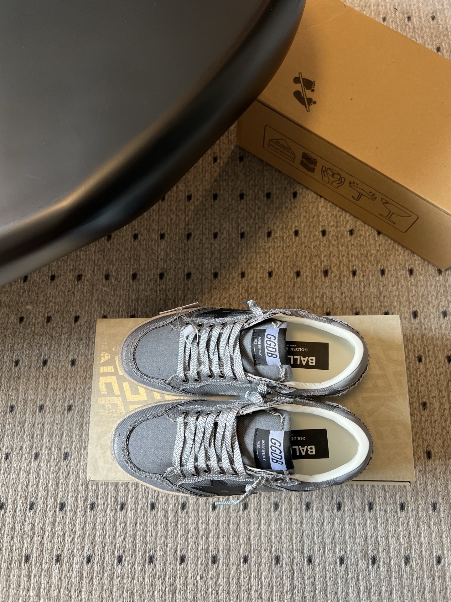 골든구스 신발 129532 Golden Goose Shoes 썸네일 이미지