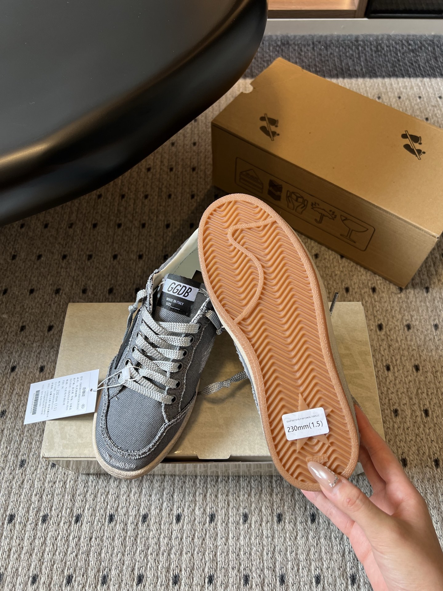 골든구스 신발 129532 Golden Goose Shoes 썸네일 이미지