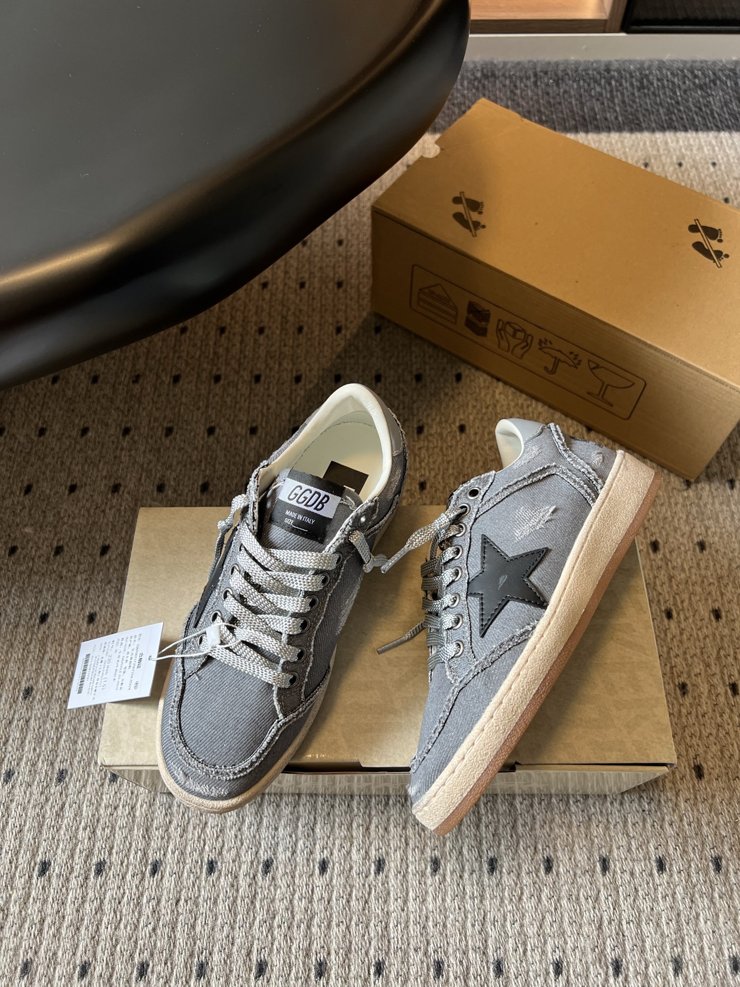골든구스 신발 129532 Golden Goose Shoes 썸네일 이미지