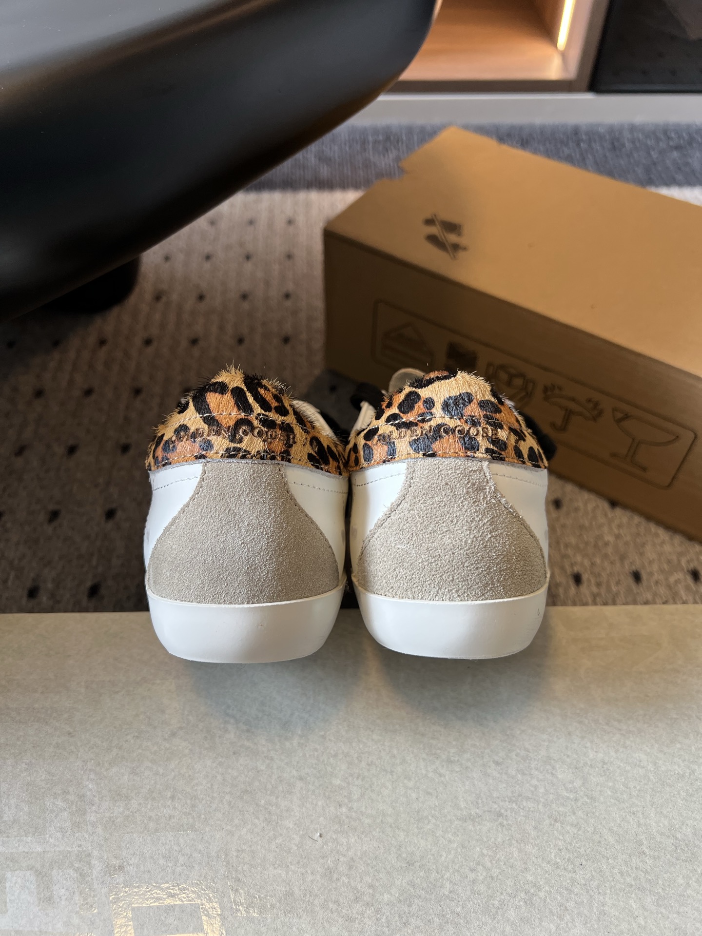 골든구스 신발 129530 Golden Goose Shoes 썸네일 이미지
