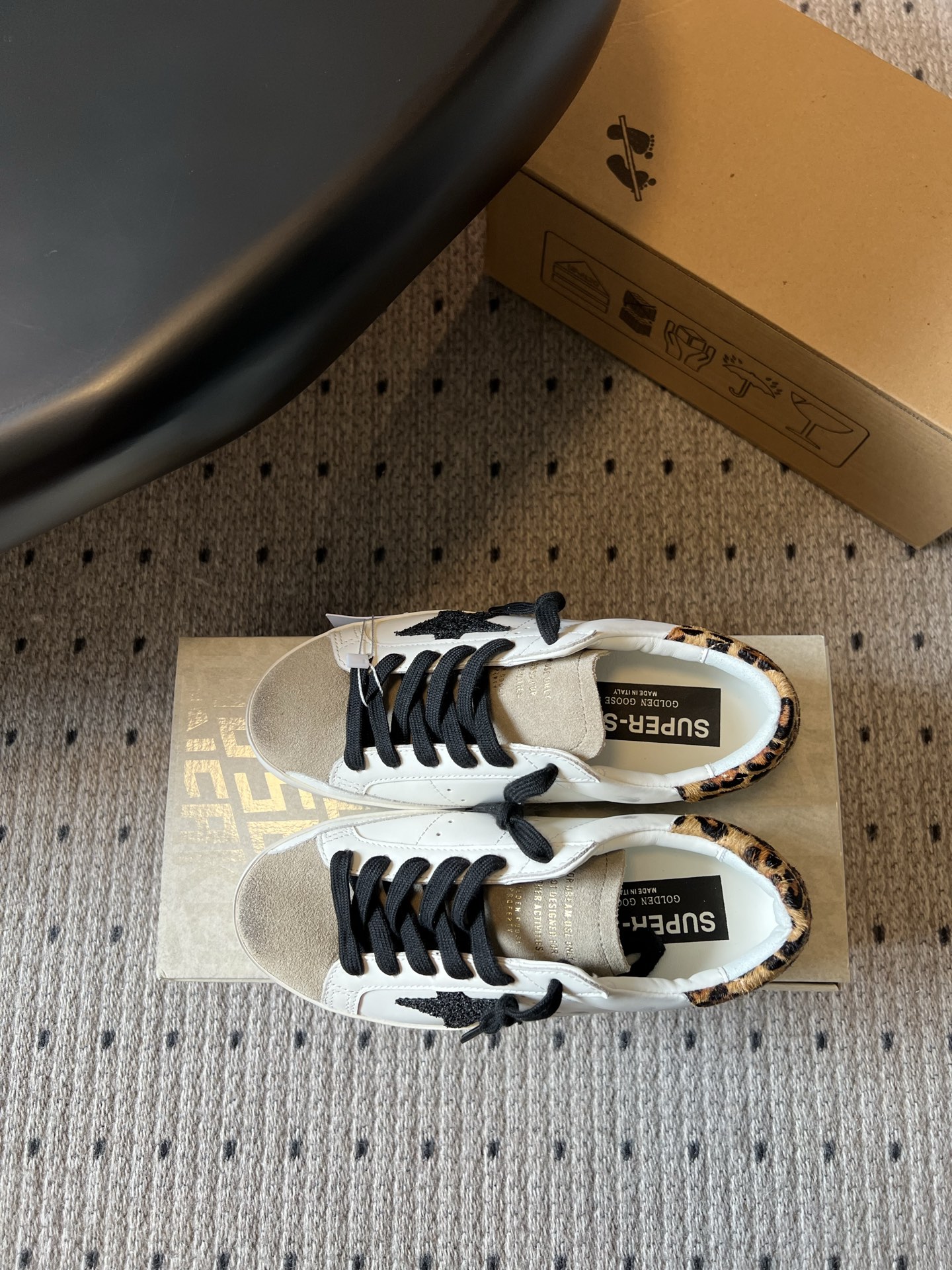 골든구스 신발 129530 Golden Goose Shoes 썸네일 이미지