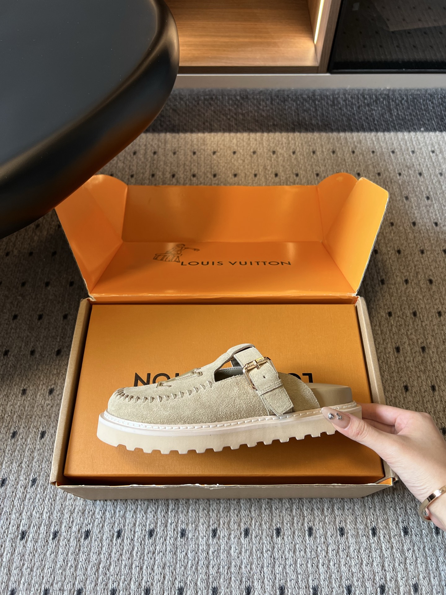 루이비통 신발 143155 Louis Vuitton Sandals 상세 이미지 5