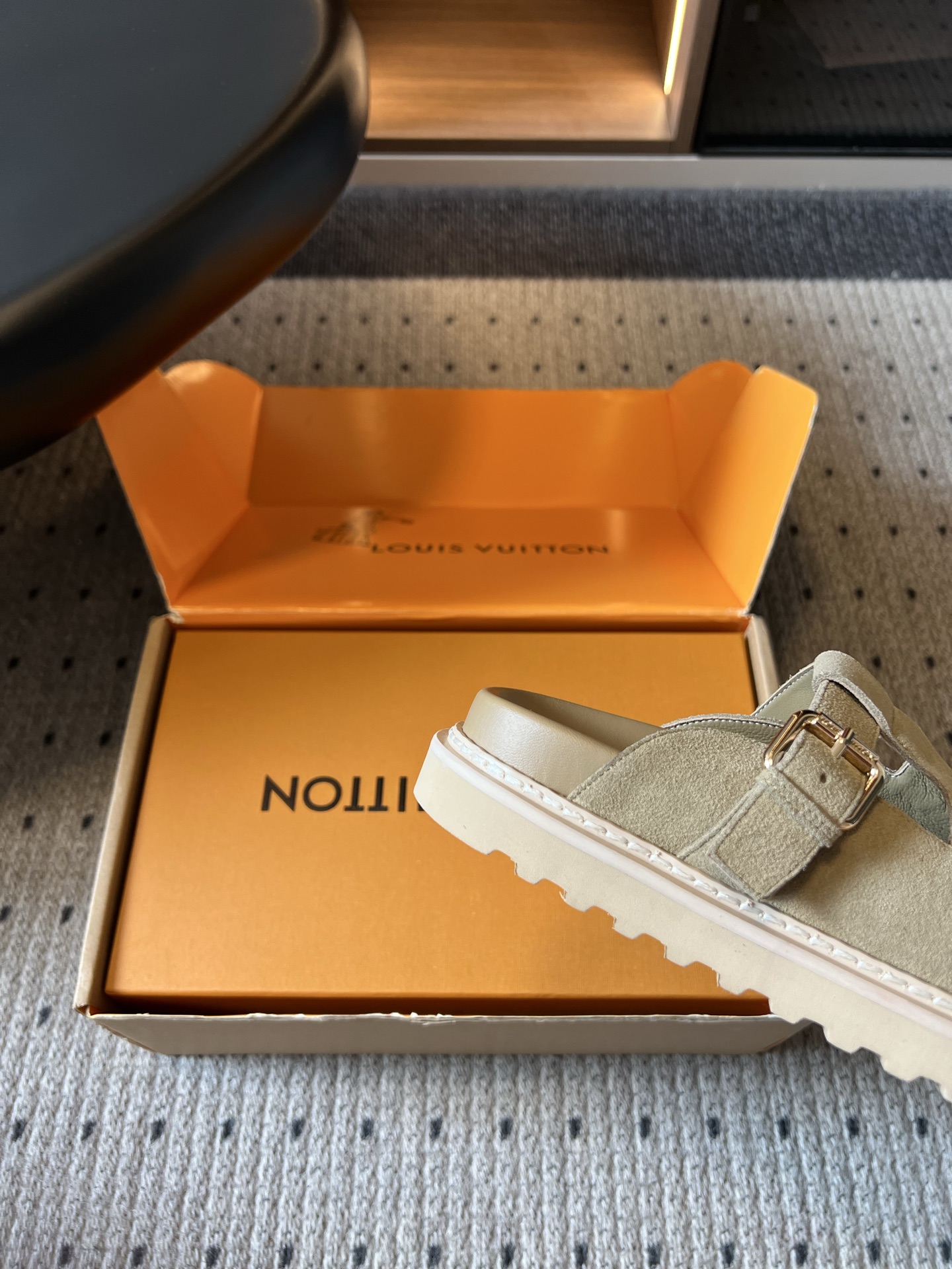 루이비통 신발 143155 Louis Vuitton Sandals 상세 이미지 9